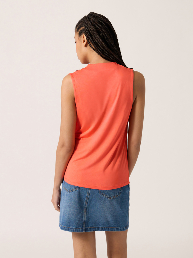 T-shirt col v