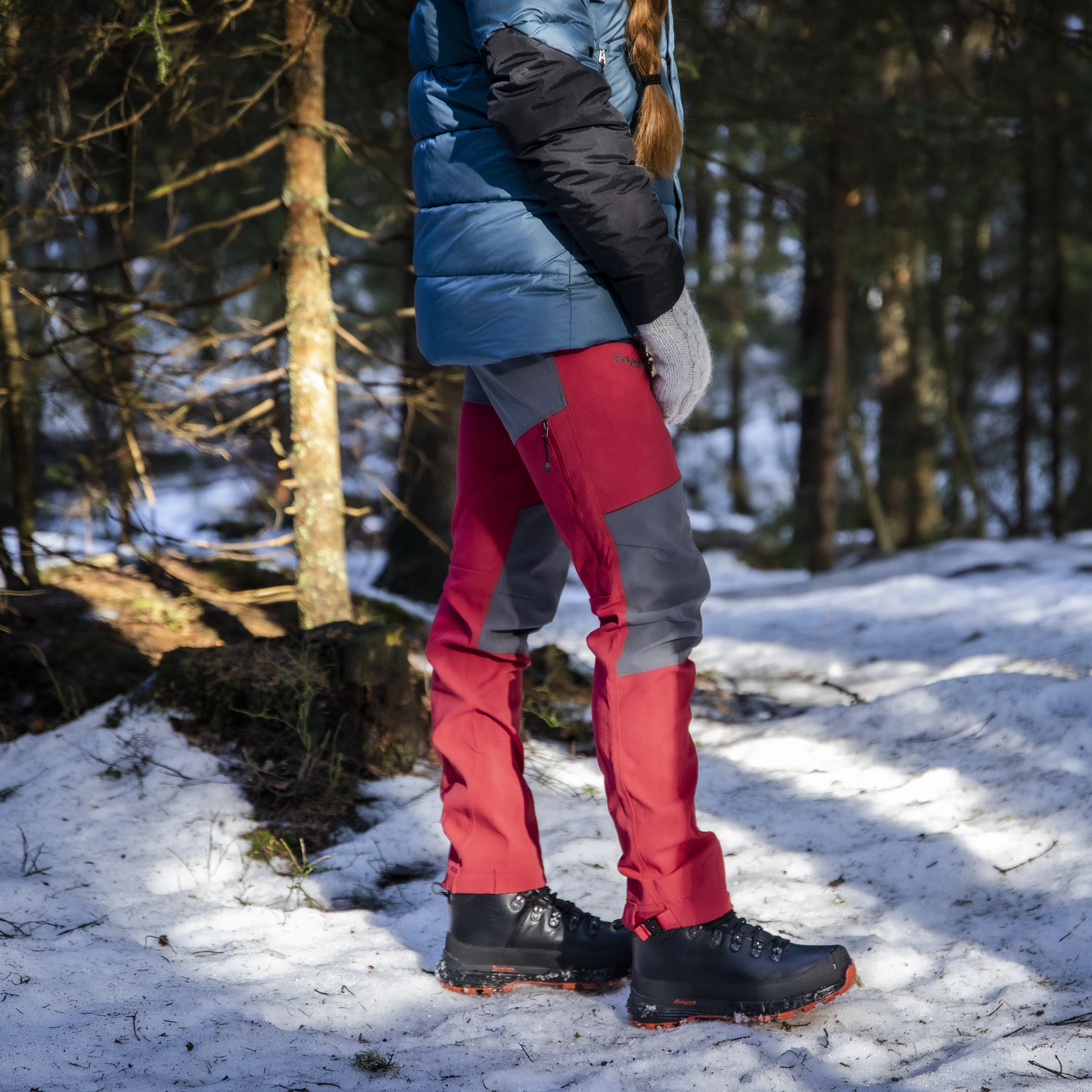 Fjorda Trekking Hybrid W Pants Red / Solid Dark Grey