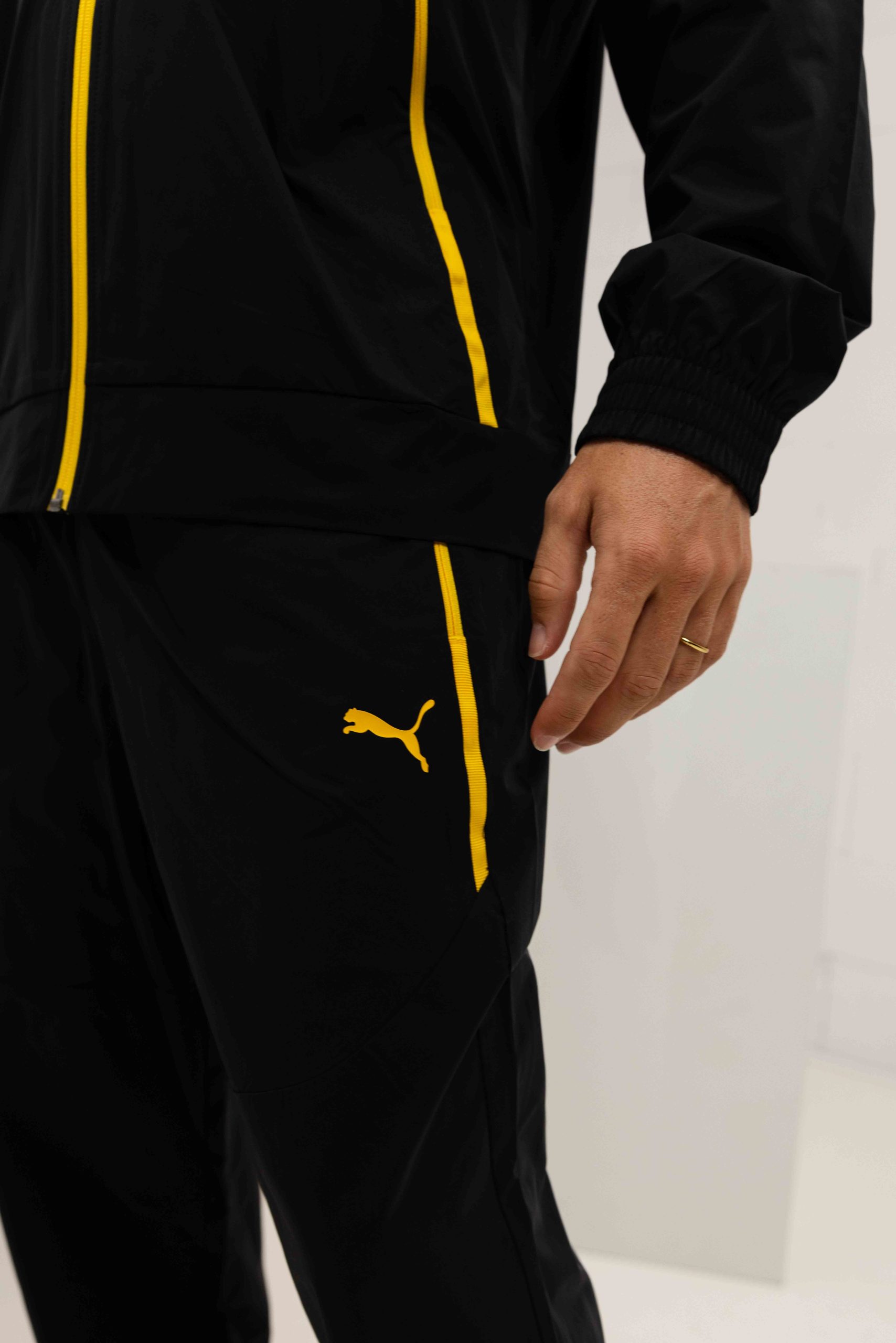 Borussia Dortmund PumaTech Woven Trainingspak Senior 2025/2026