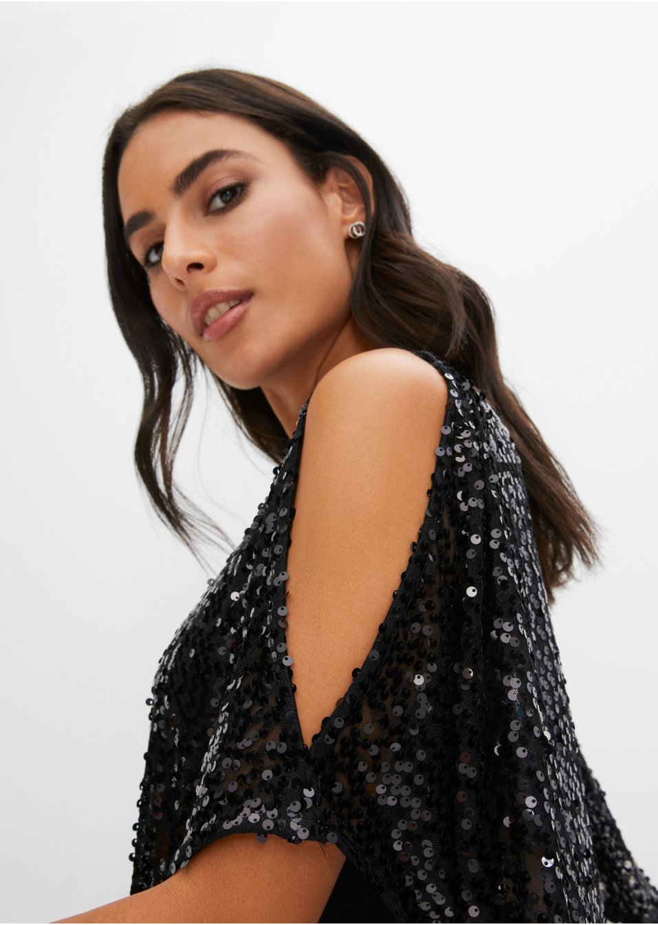 Robe à épaules dénudées à paillettes