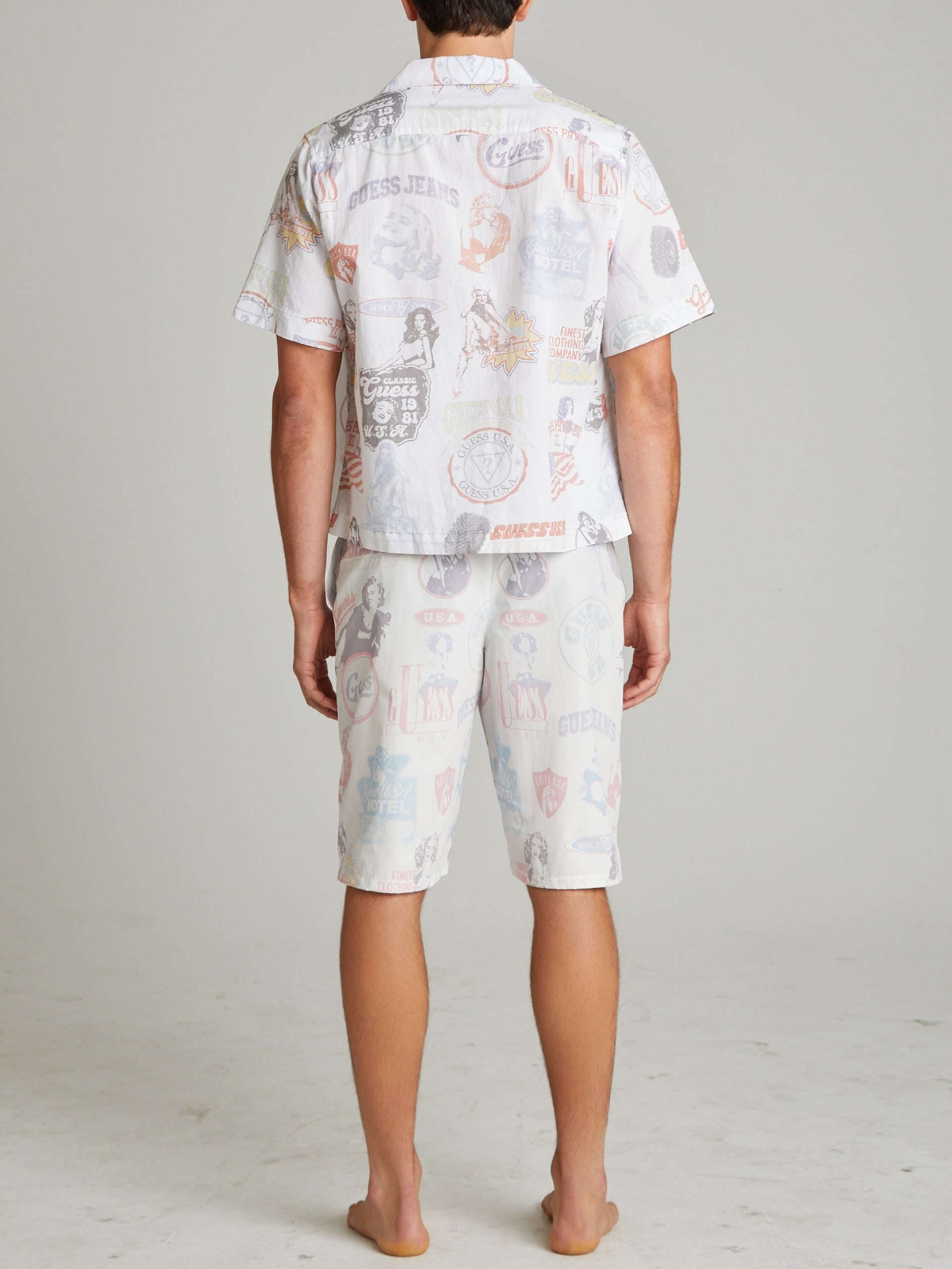Camisa de acampamento estampada