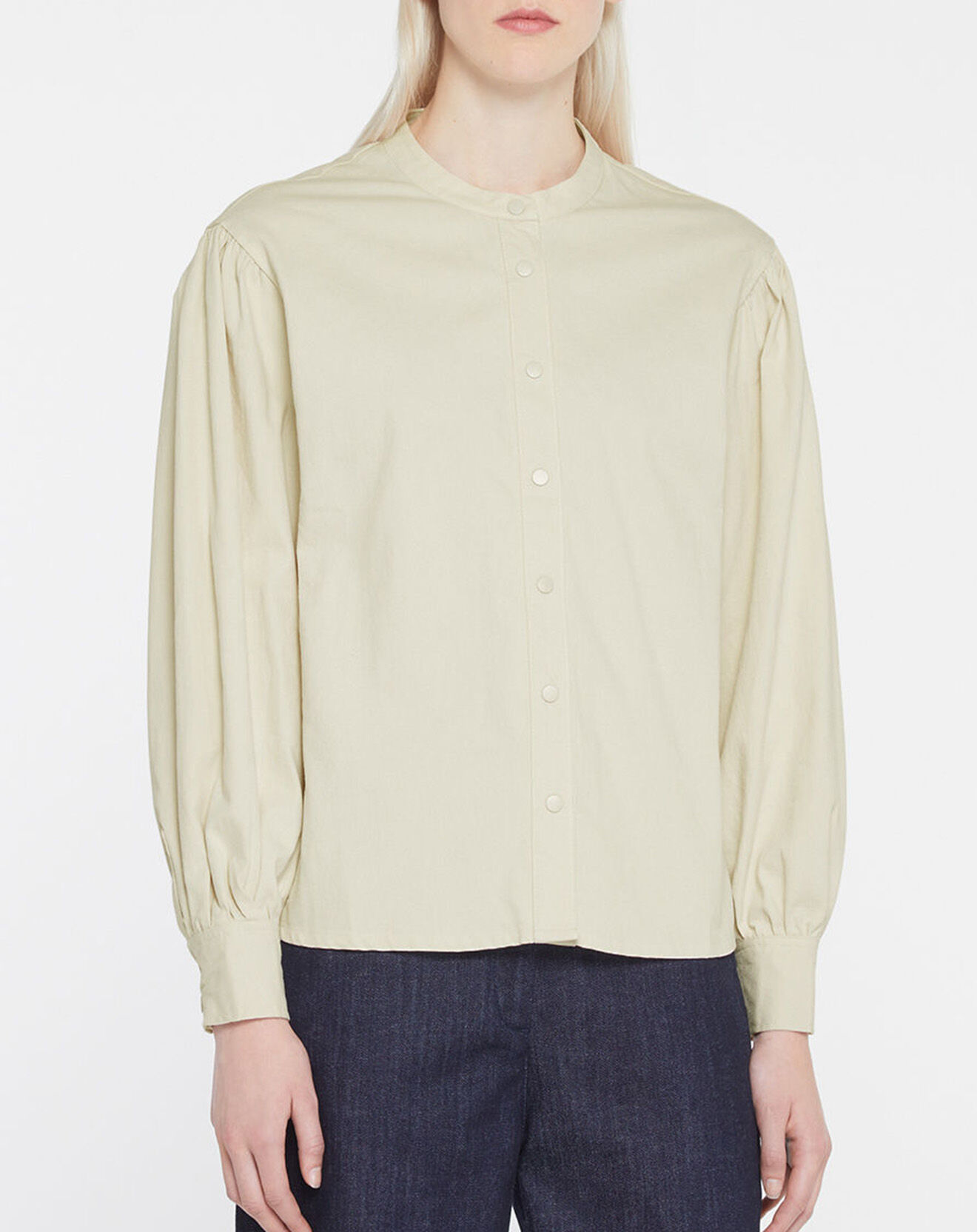 Galeries Lafayette Chemise en Coton Cachou col officier écrue