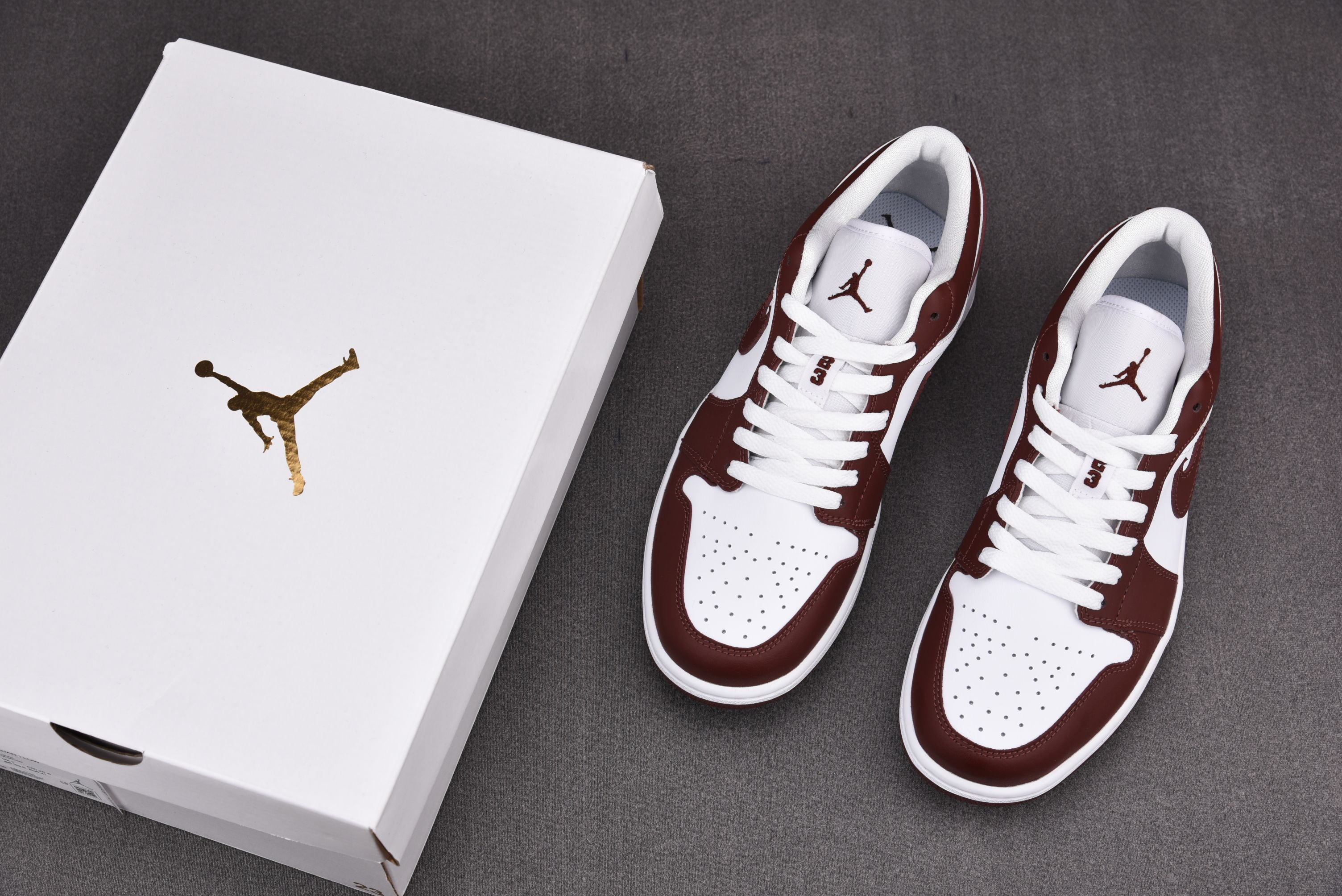 Jordan 1 Low Team Red (Women Size!!)