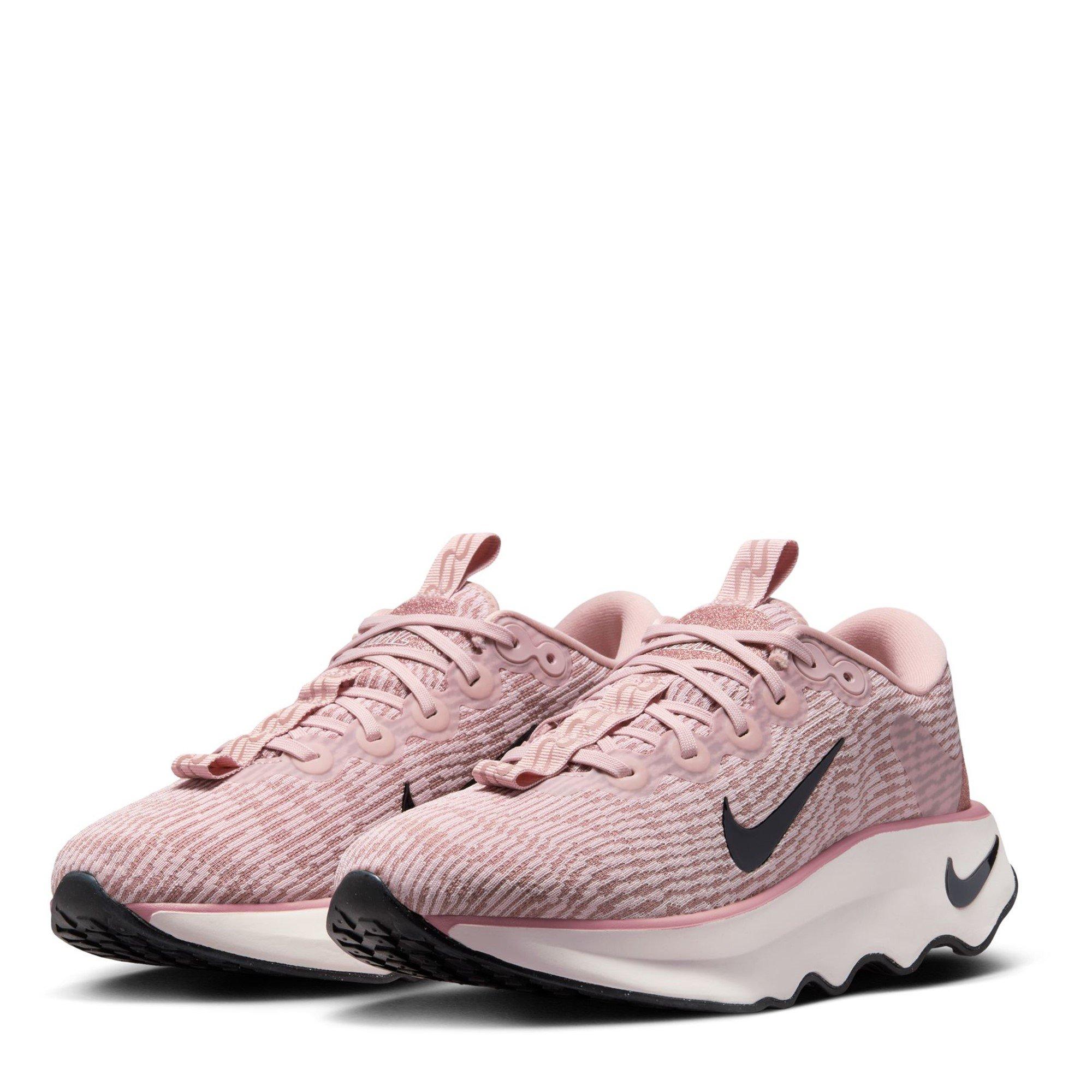 Nike Motiva Premium