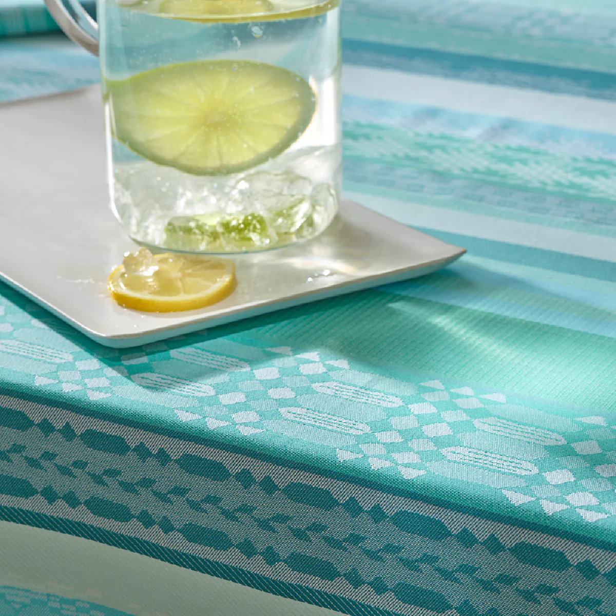 Nappe pur coton bleu 155x225 Garnier Thiebaut
