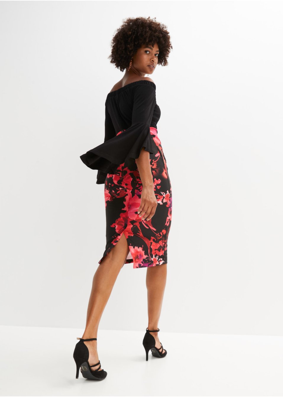 Robe fourreau à manches amples