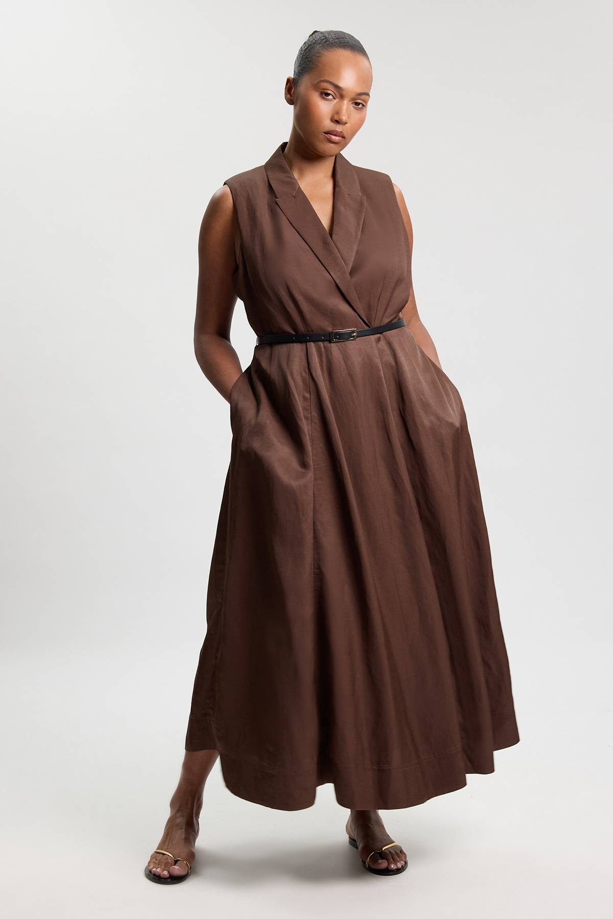 KarenMillen Robe Midi Grande Taille Évasée À Ceinture En Viscose Lin Premium Avec Col Tailleur