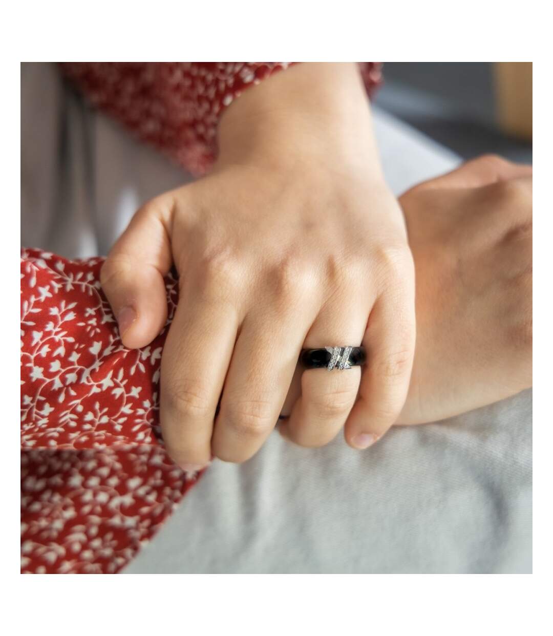 Votre Coffret Bague Femme Céramique Ornée Zirconium