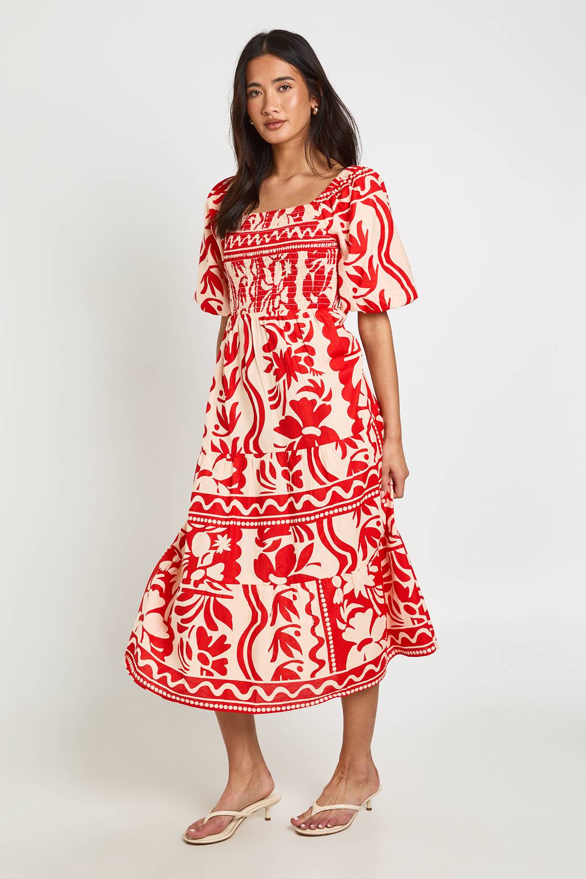 boohoo Robe Midi Évasée À Imprimé Fleuri Petite Avec Manches Volumineuses Et Jupe À Volants Effet Lin