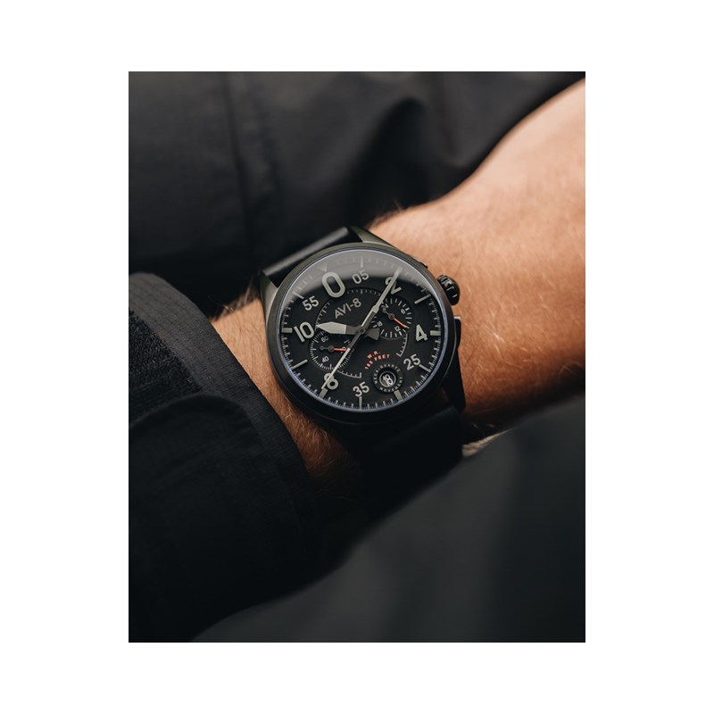 Montre homme japonais meca-quartz chronographe AVI-8 - Bracelet cuir véritable de vachette - Date