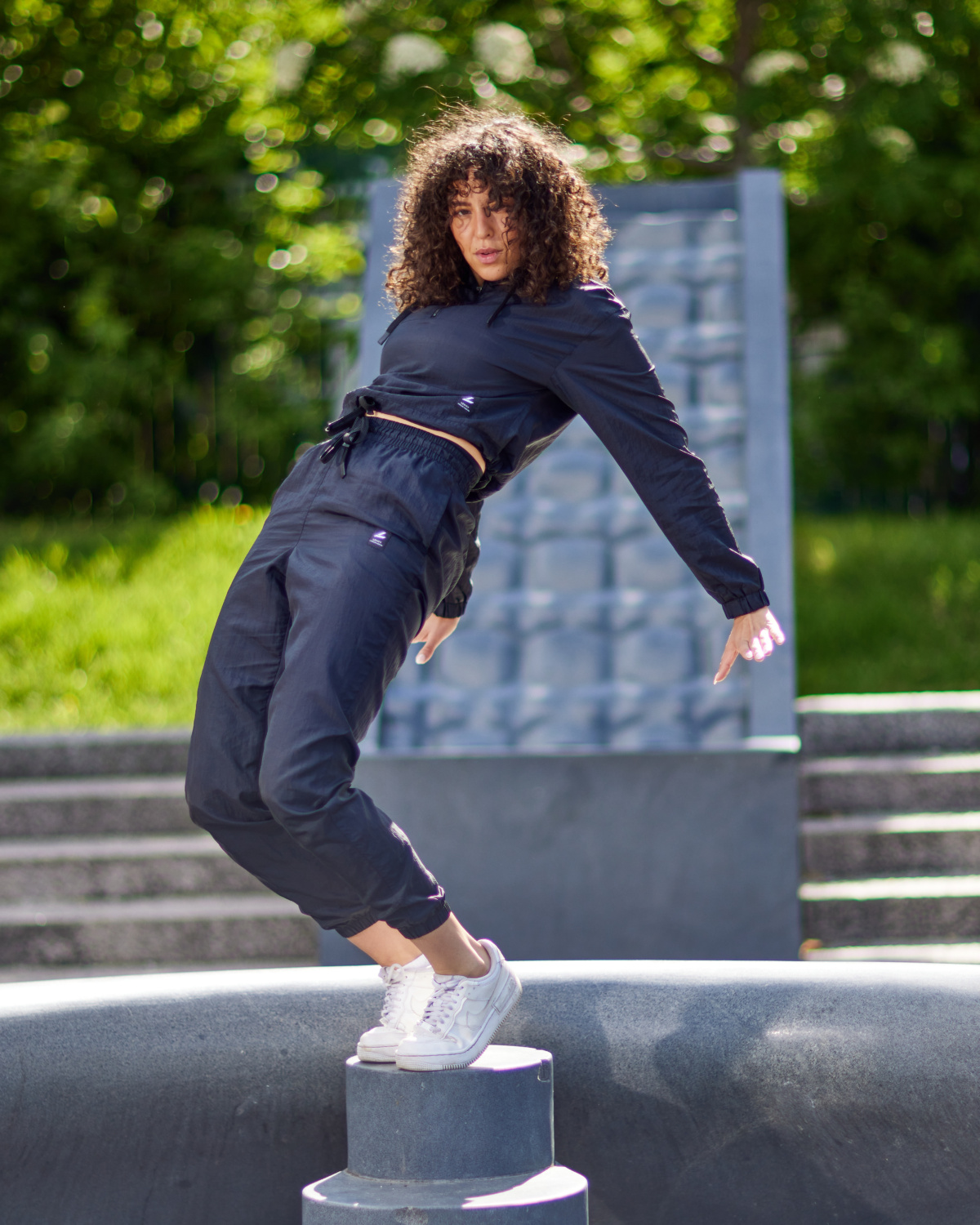 LEVITY Silhouette Pants Black