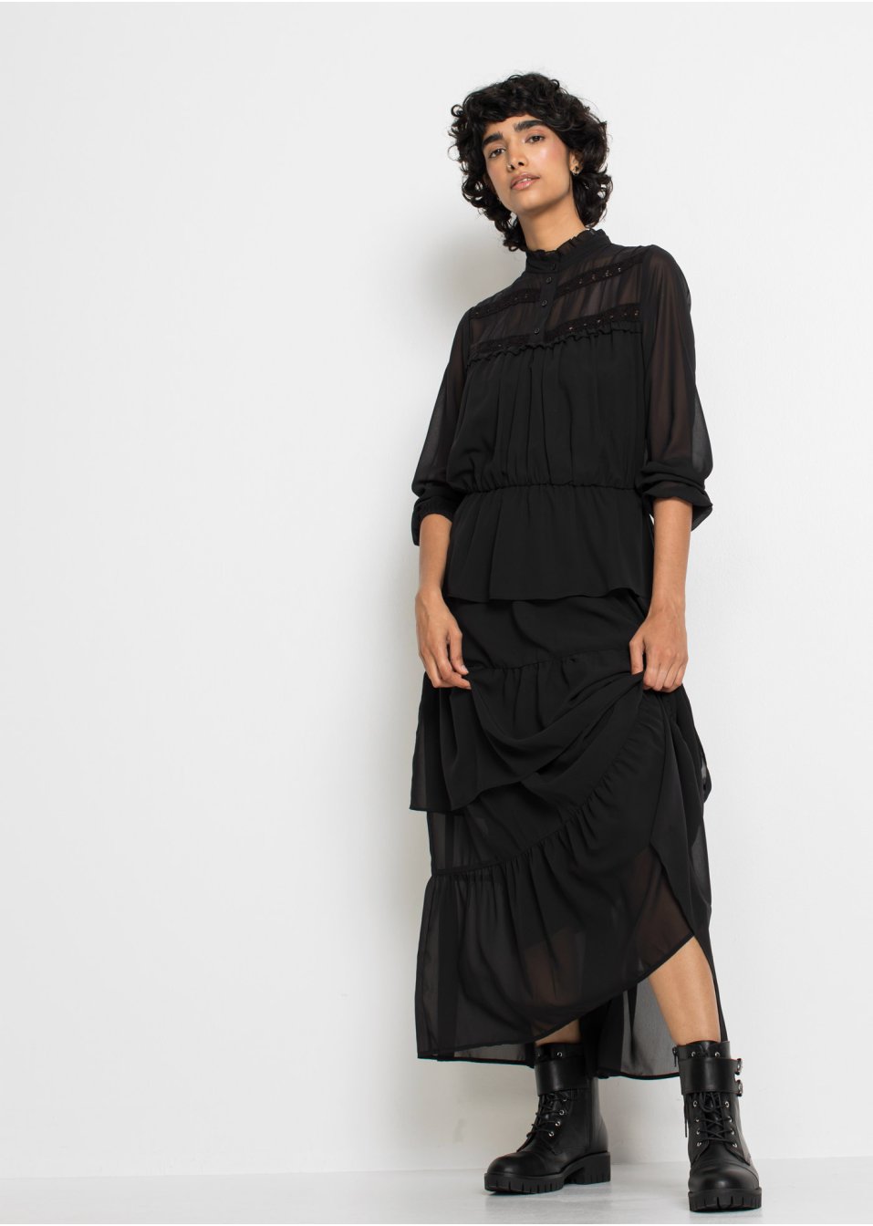 Robe longue en chiffon à volants