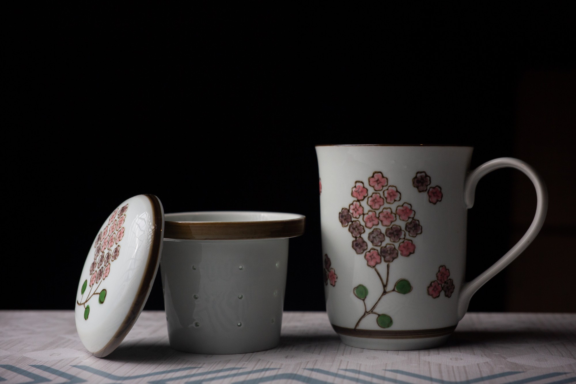 Teetasse 'Blossom' mit Teesieb, weiß/multicolor, H 13,5 cm, Ø 8,5 cm zu 12,80