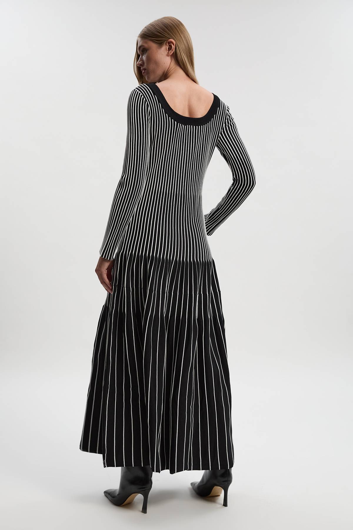 KarenMillen Robe Maxi Tricotée Rayée en Mélange de Viscose