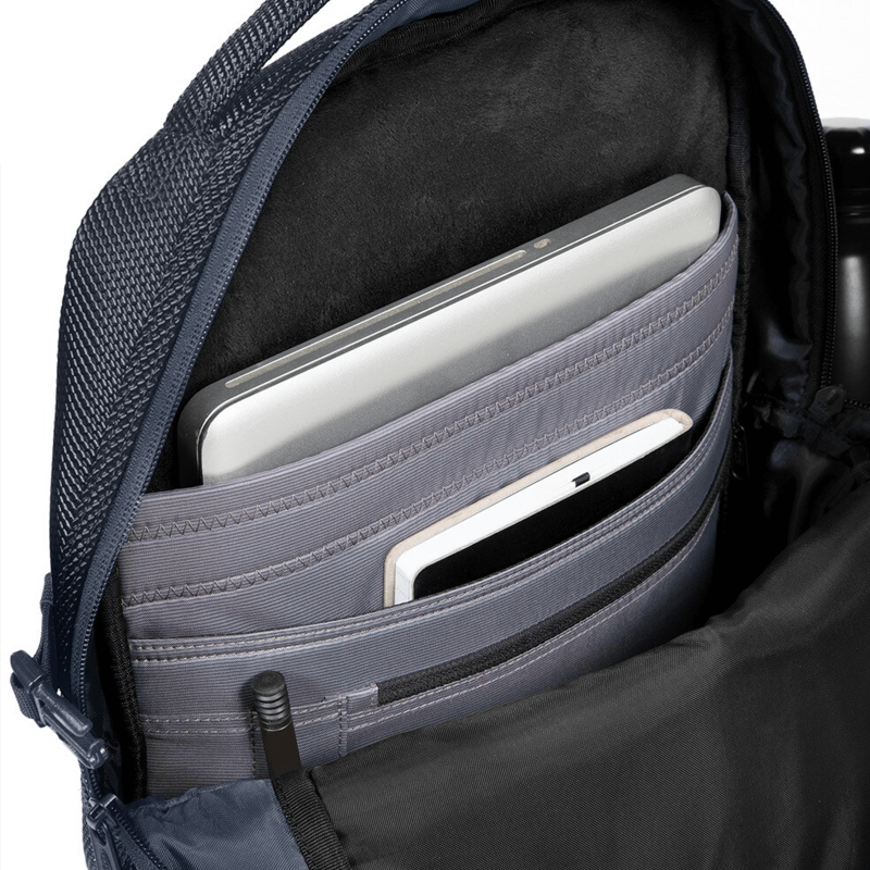 Sac à dos ordinateur 15 pouces Tecum M 19 Litres CNNCT Marine