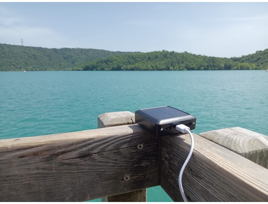 KYF - Batterie externe compacte rechargeable solaire & usb - tripl...