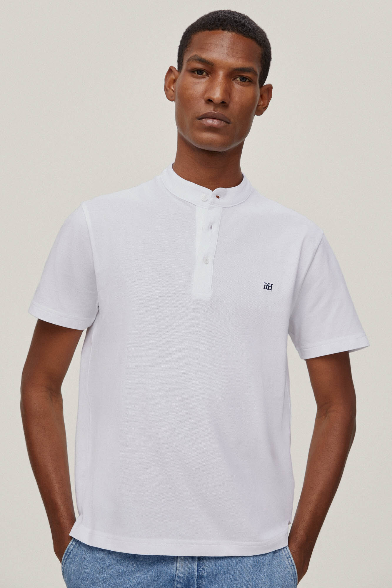 Camisa polo com gola mandarim - Branca