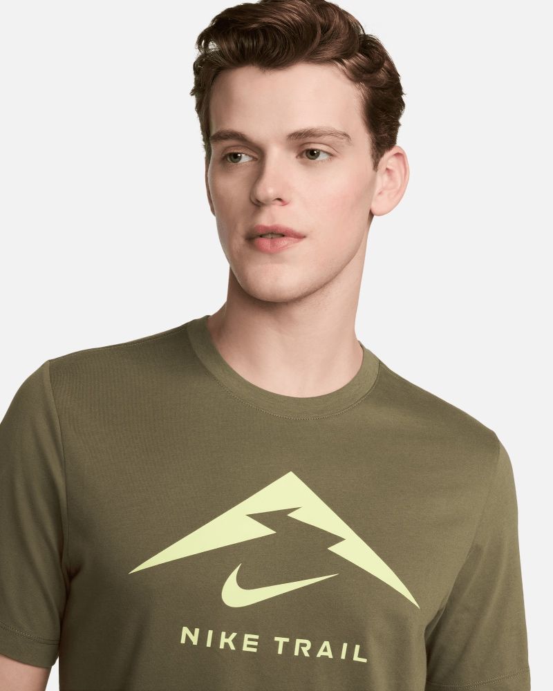 T-shirt de trail Nike Dri-FIT Vert Olive pour homme