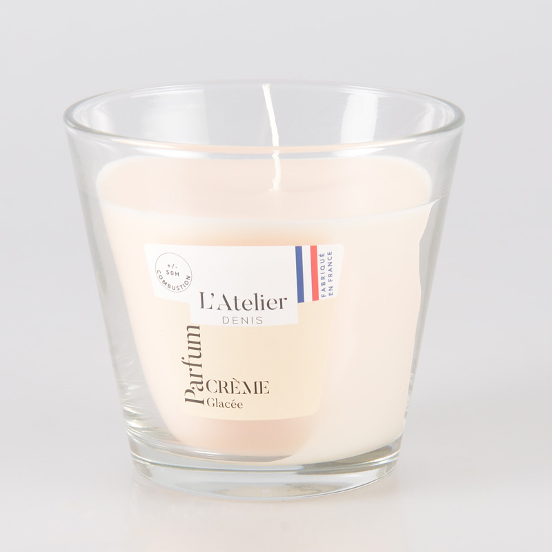 Bougie parfumée dans un verre