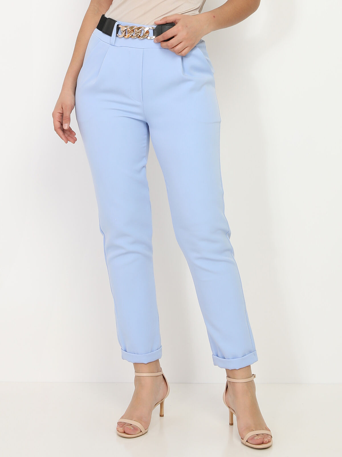 Pantalon droit avec ceinture à maillons- Bleu clair