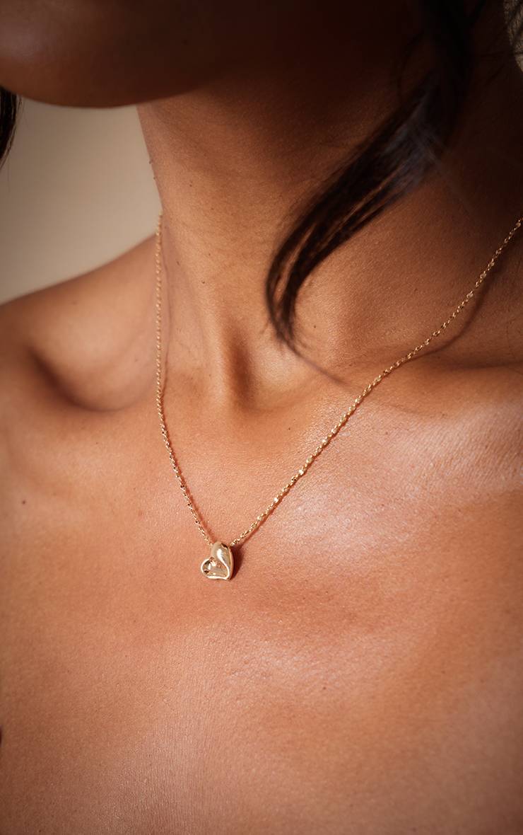 Doré Collier Avec Détail Cœur Abstrait