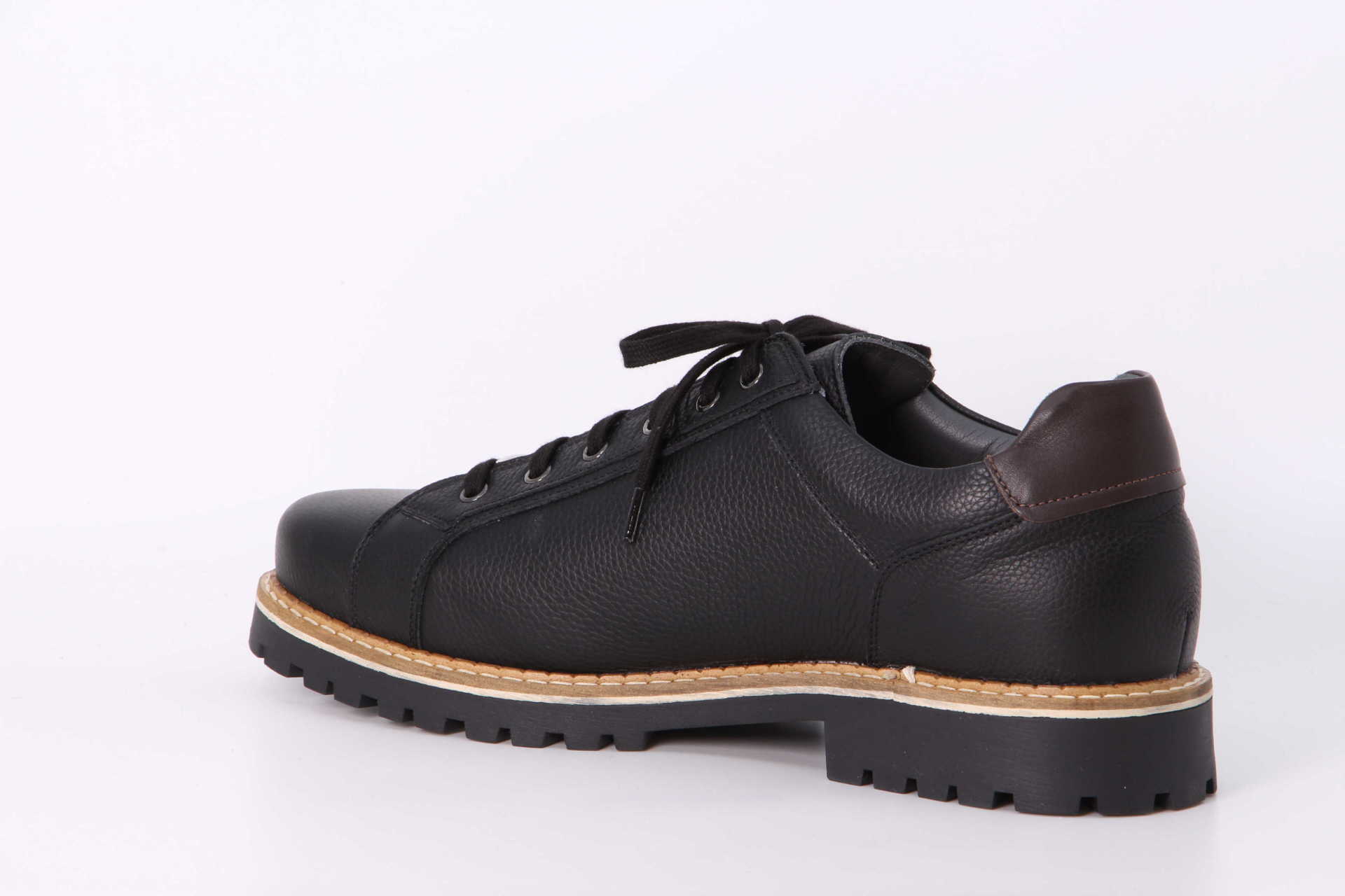 Lienhard Reto 1 schwarz