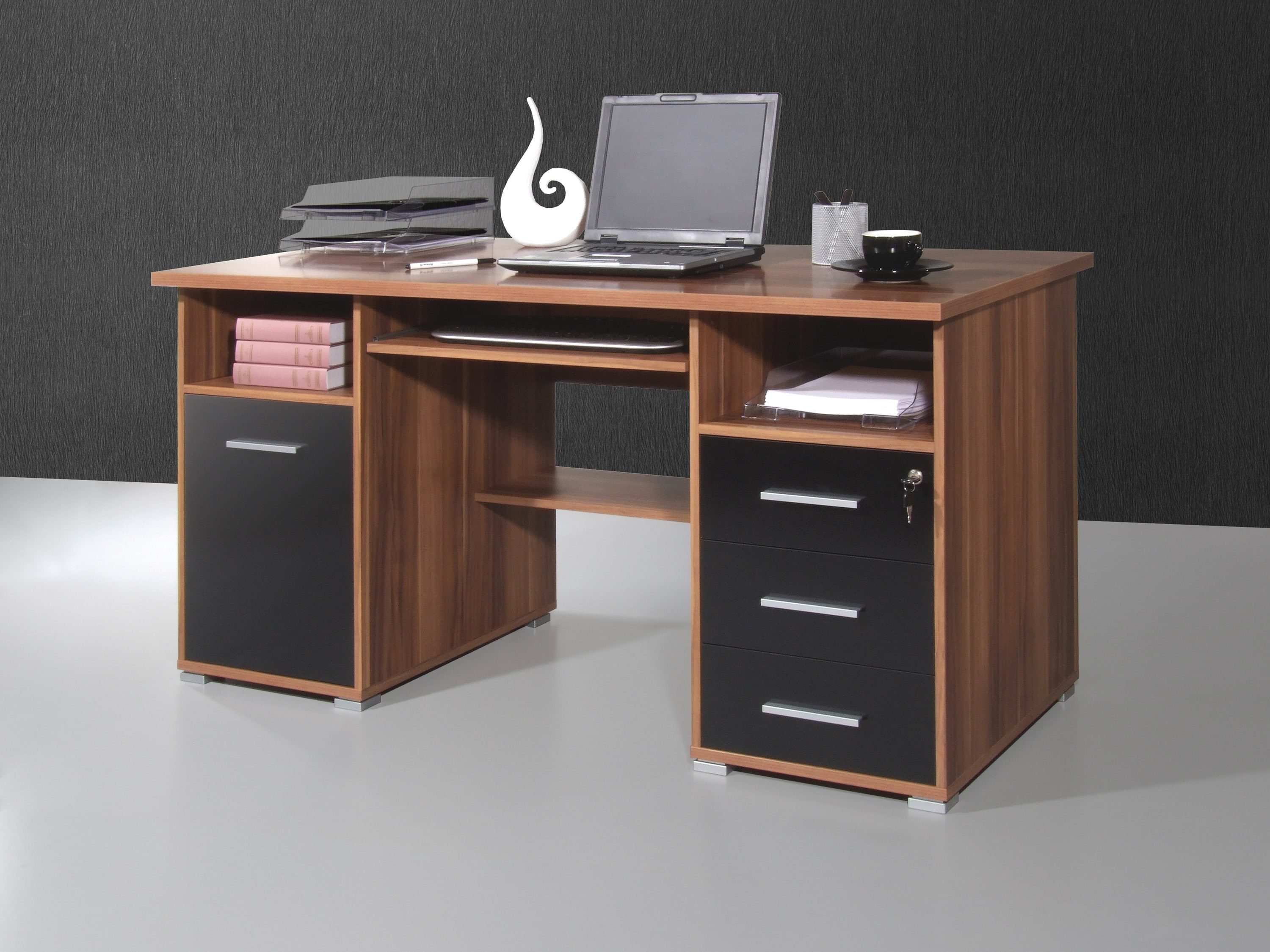 Germania Computertisch 0484-87 in Walnuss-Nb./Schwarz, 145 x 75 x 70 cm, abschließbar und mit Tastaturauszug