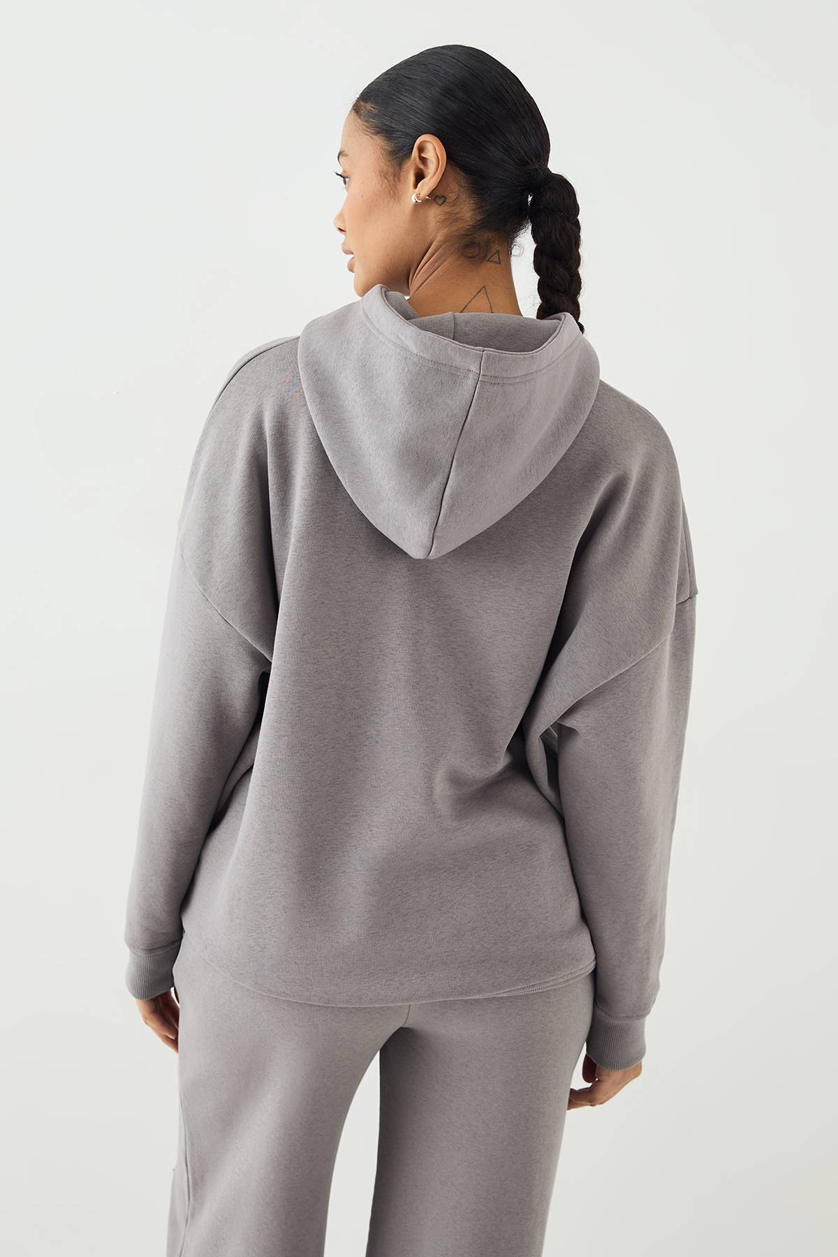 Sweat à Casynthétiqueche Oversize DSGN Studio avec Appliqué en Tissu Assorti