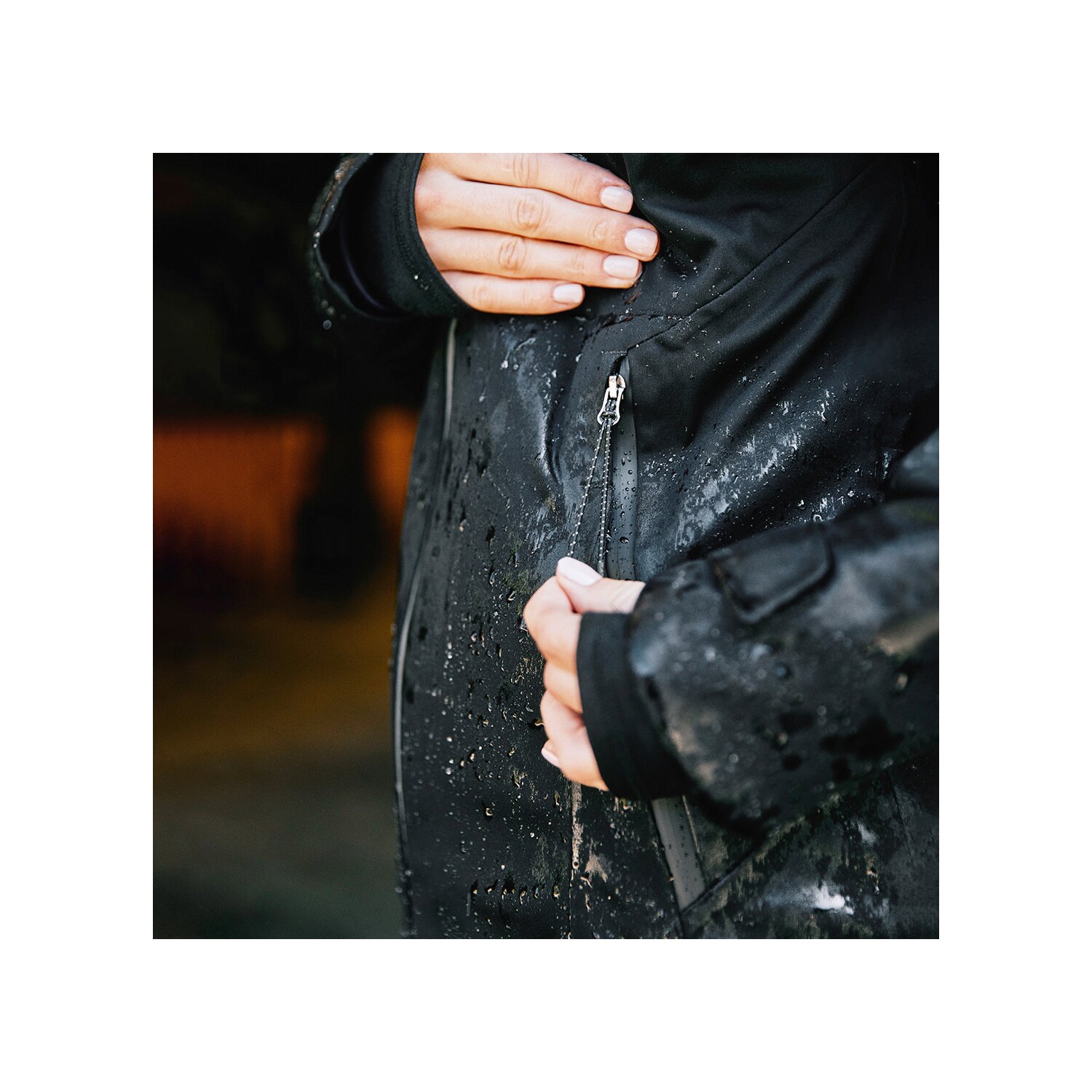 ARIAT Jacke Venture Waterproof - black