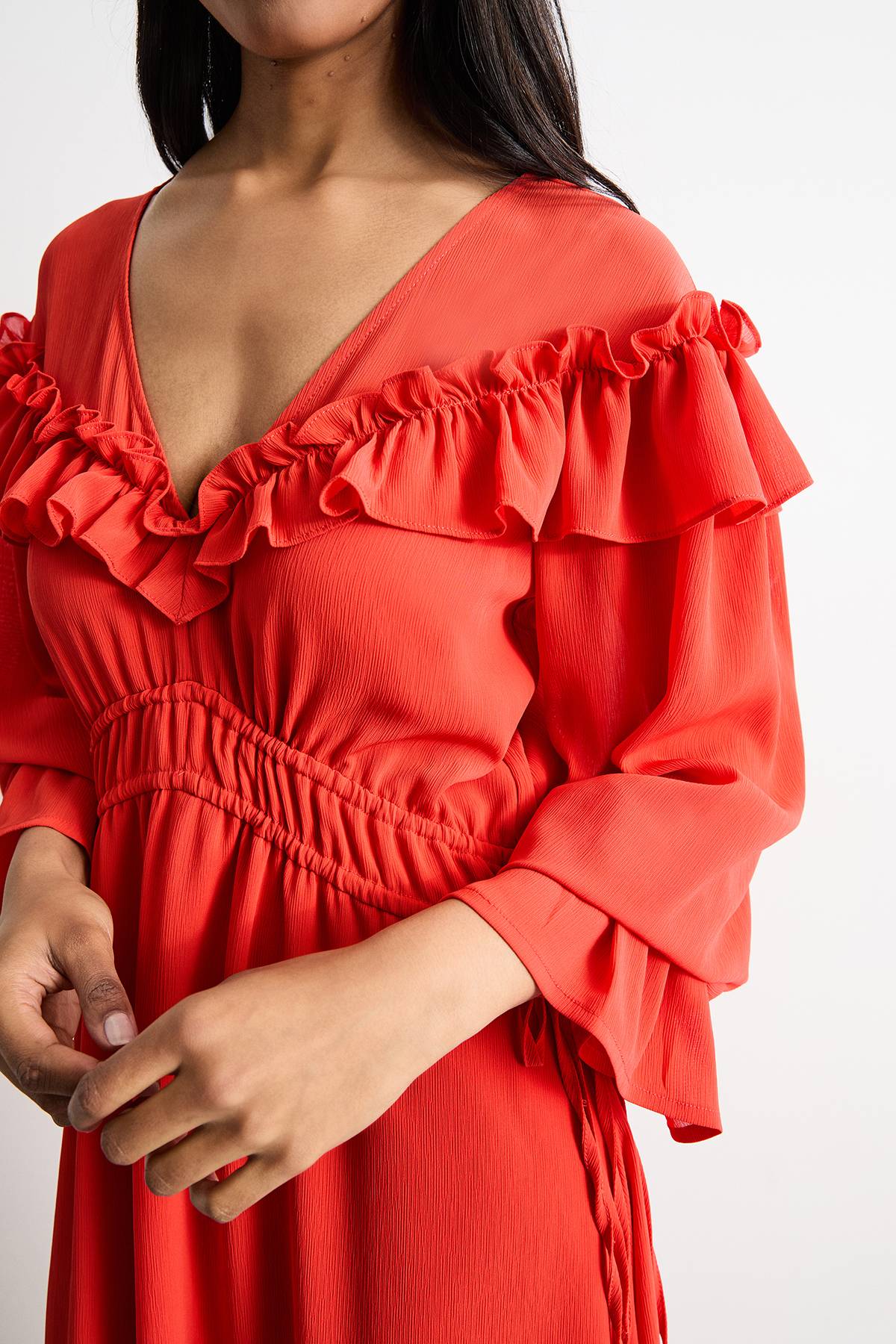 Warehouse Robe Maxi Bohème à Col V avec Détail d'Épaules Froncées