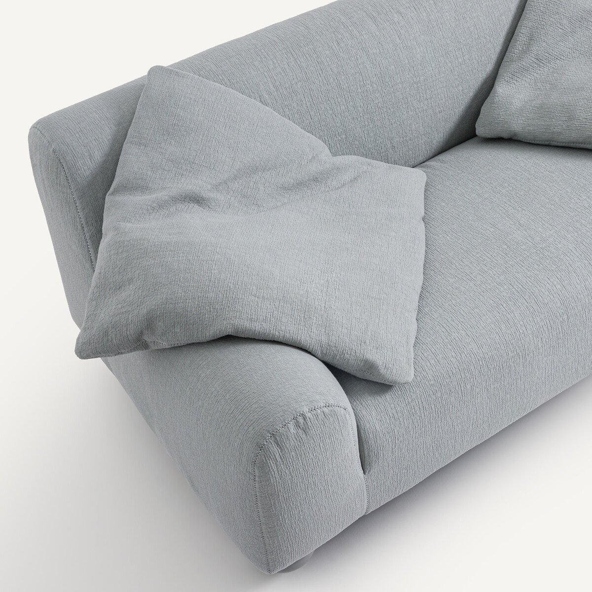 OTTO STUDIO PARA AM.PM<br>Sofá compacto de algodão e cânhamo, ousado