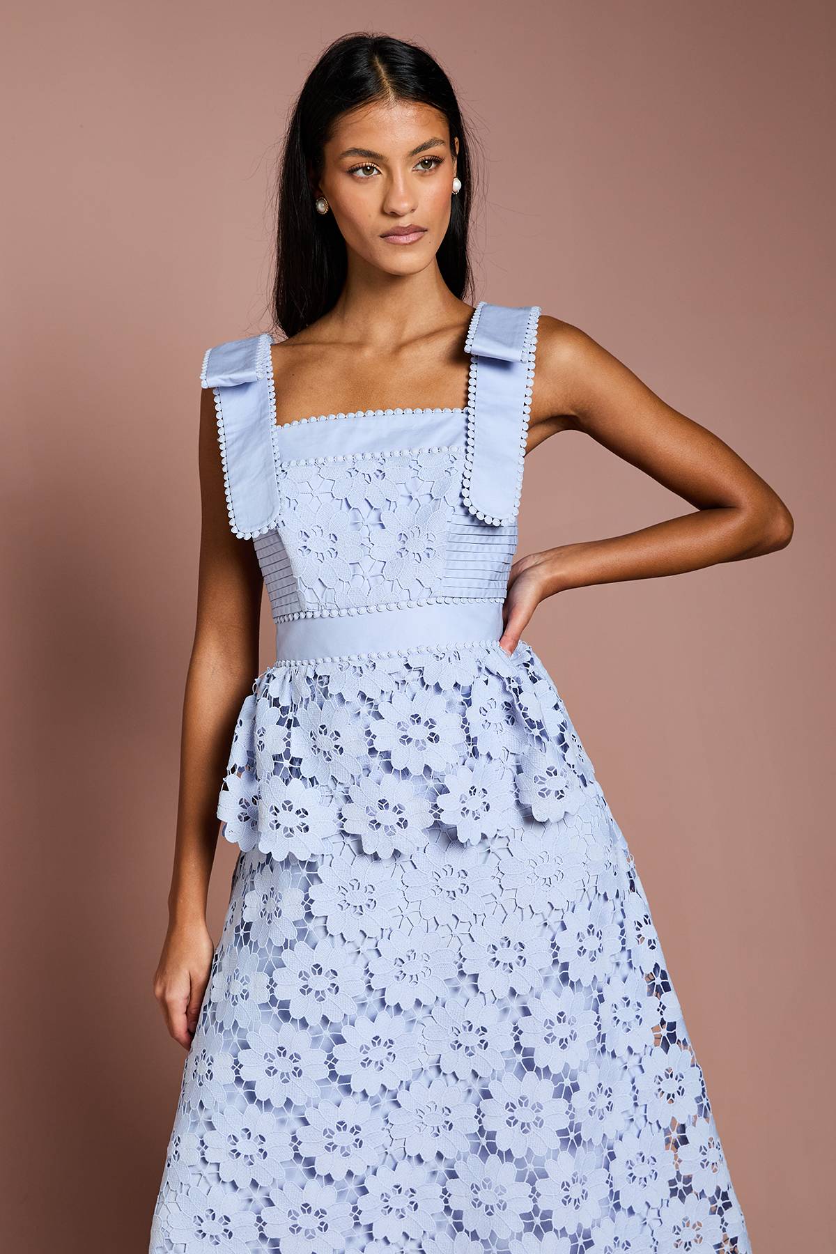 Coast Robe Mi-Longue en Dentelle à Basque Petite Taille