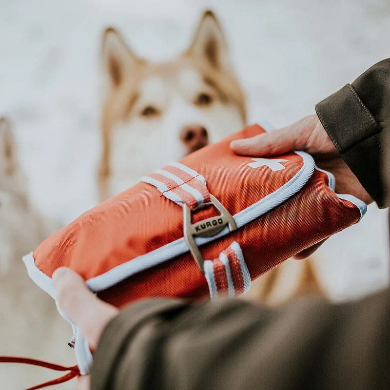 Kurgo First Aid Kit Paprika – EHBO-set voor honden (50-delig) | 15751