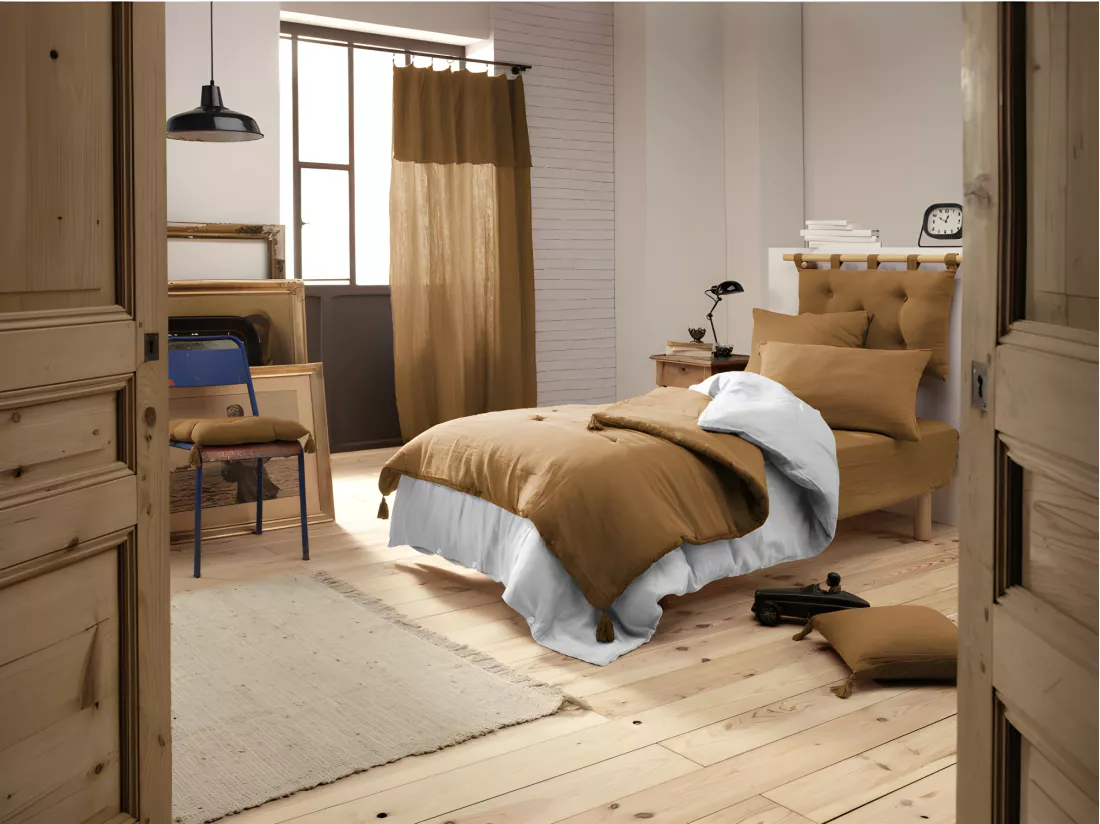 Édredon 150 x 150 cm en gaze de coton camel avec 4 pompons - PEPA