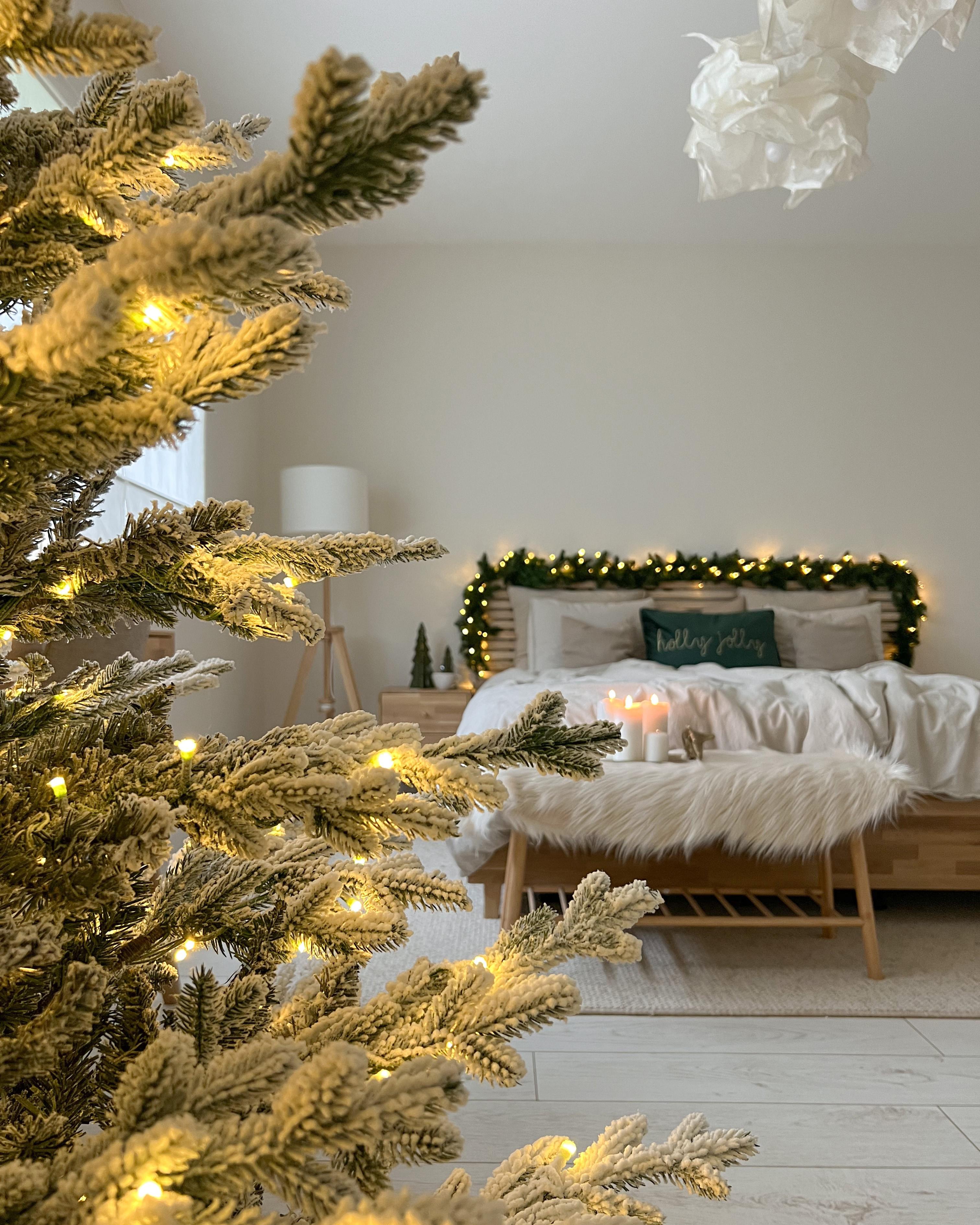 Besneeuwde kunstkerstboom LED BRISCO 180 cm Wit