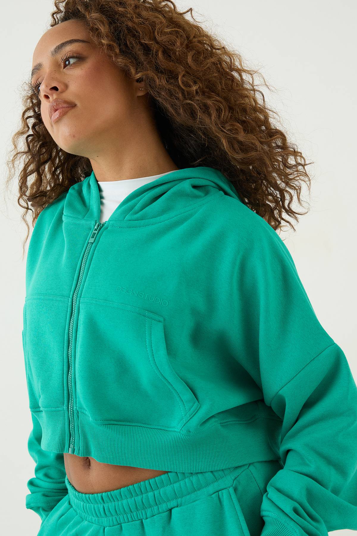 Sweat À Casynthétiqueche Court Boxy Avec Fermeture Éclair Dsgn Studio