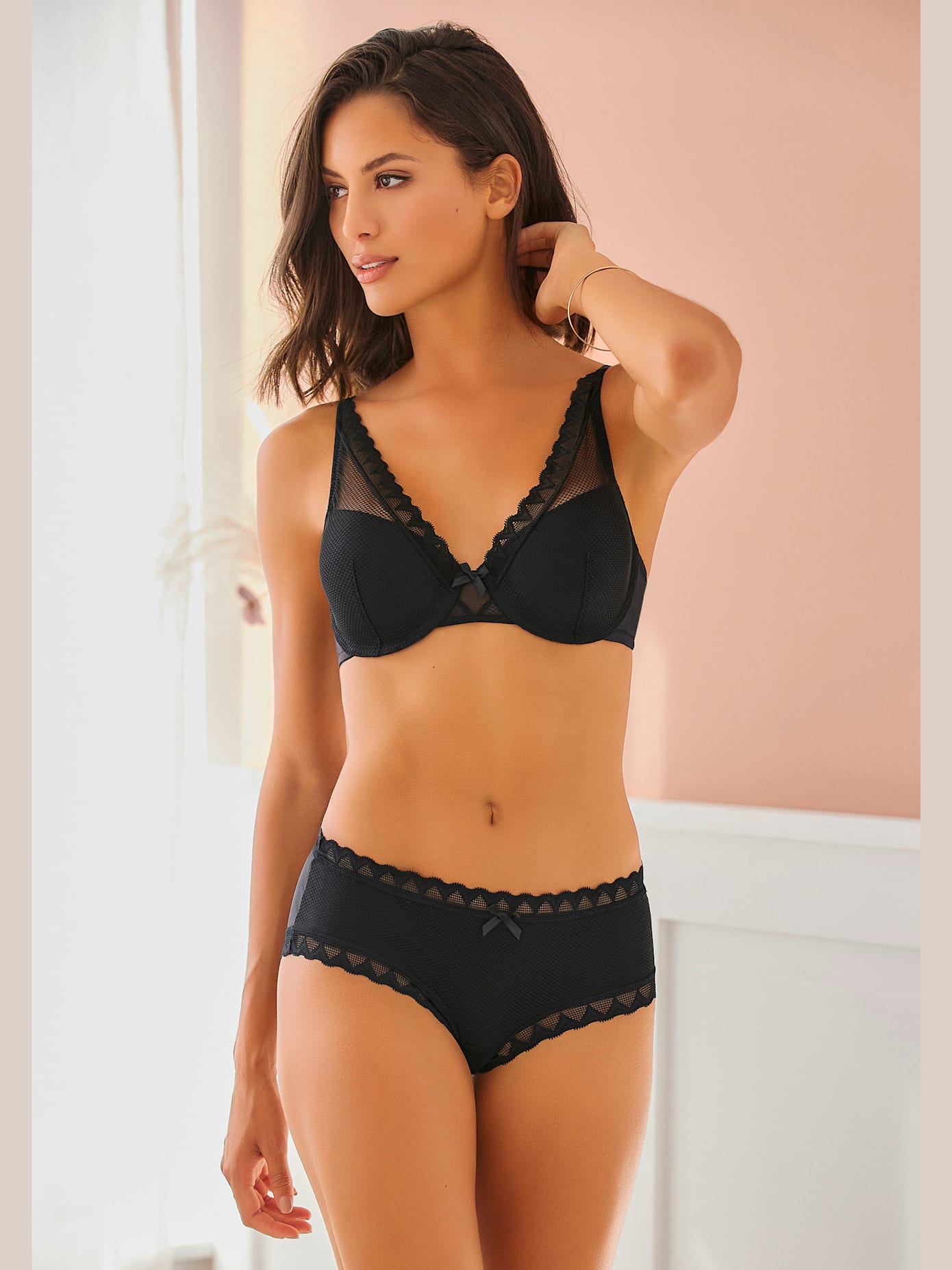 Soutien-gorge coques soutien-gorge high apex tendance avec dentelle graphique jusqu'aux bretelles