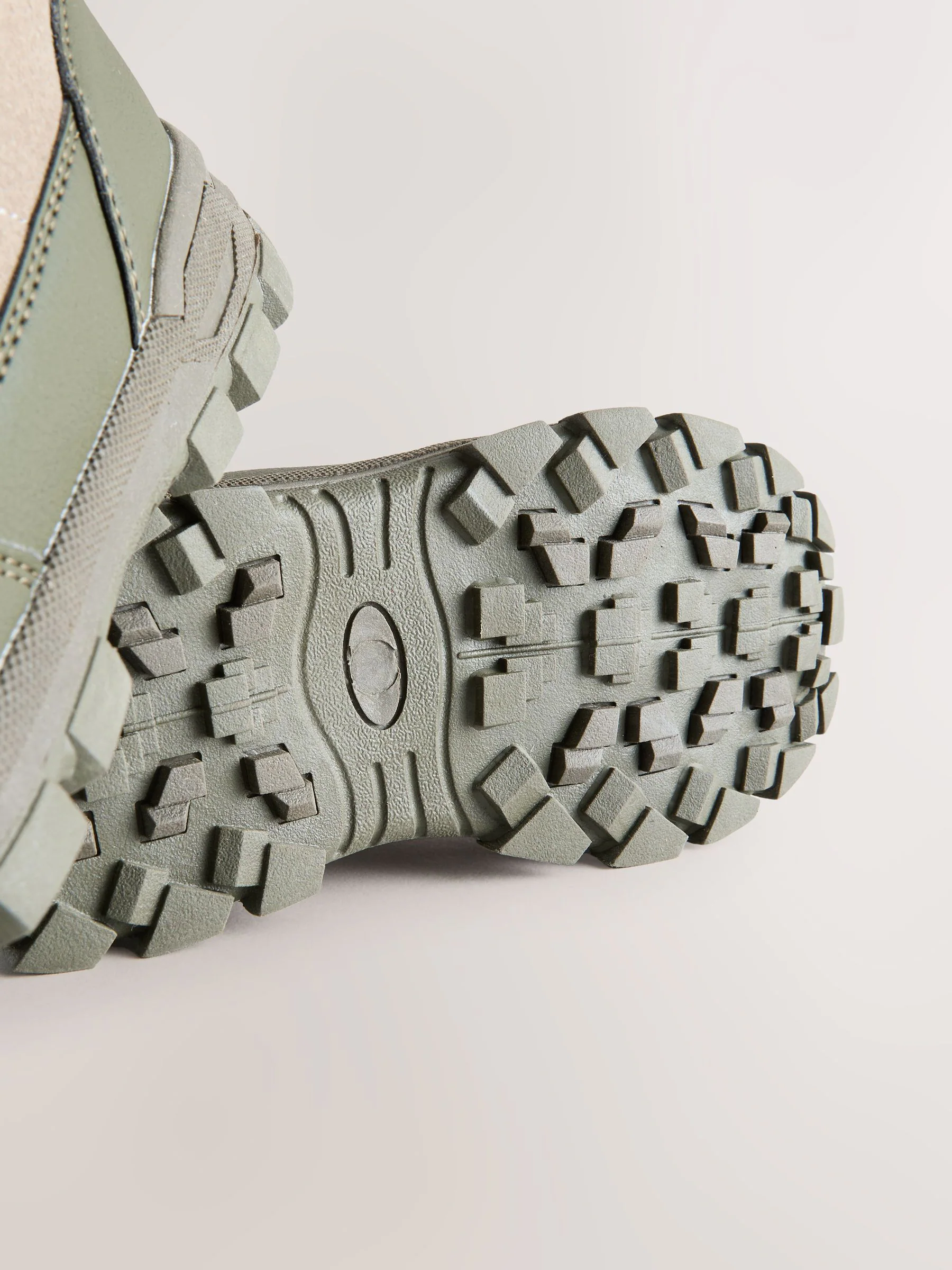 Kakigroen - Hoge wandelschoenen van suède met veters
