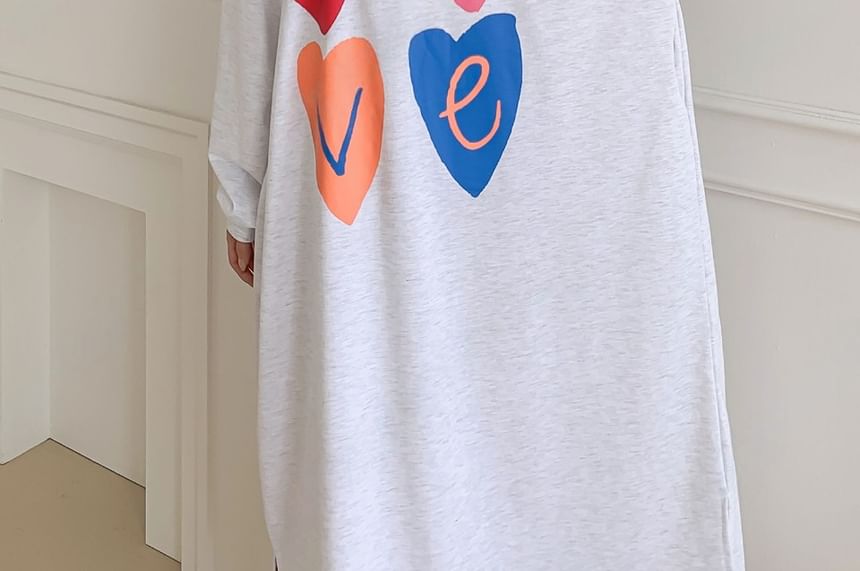 Chubby Girl - Losse midi-jurk met lange mouwen en hartjesprint