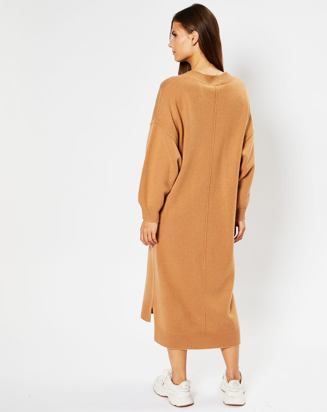 Galeries Lafayette Robe pull en Laine & Cachemire Divine col V camel
