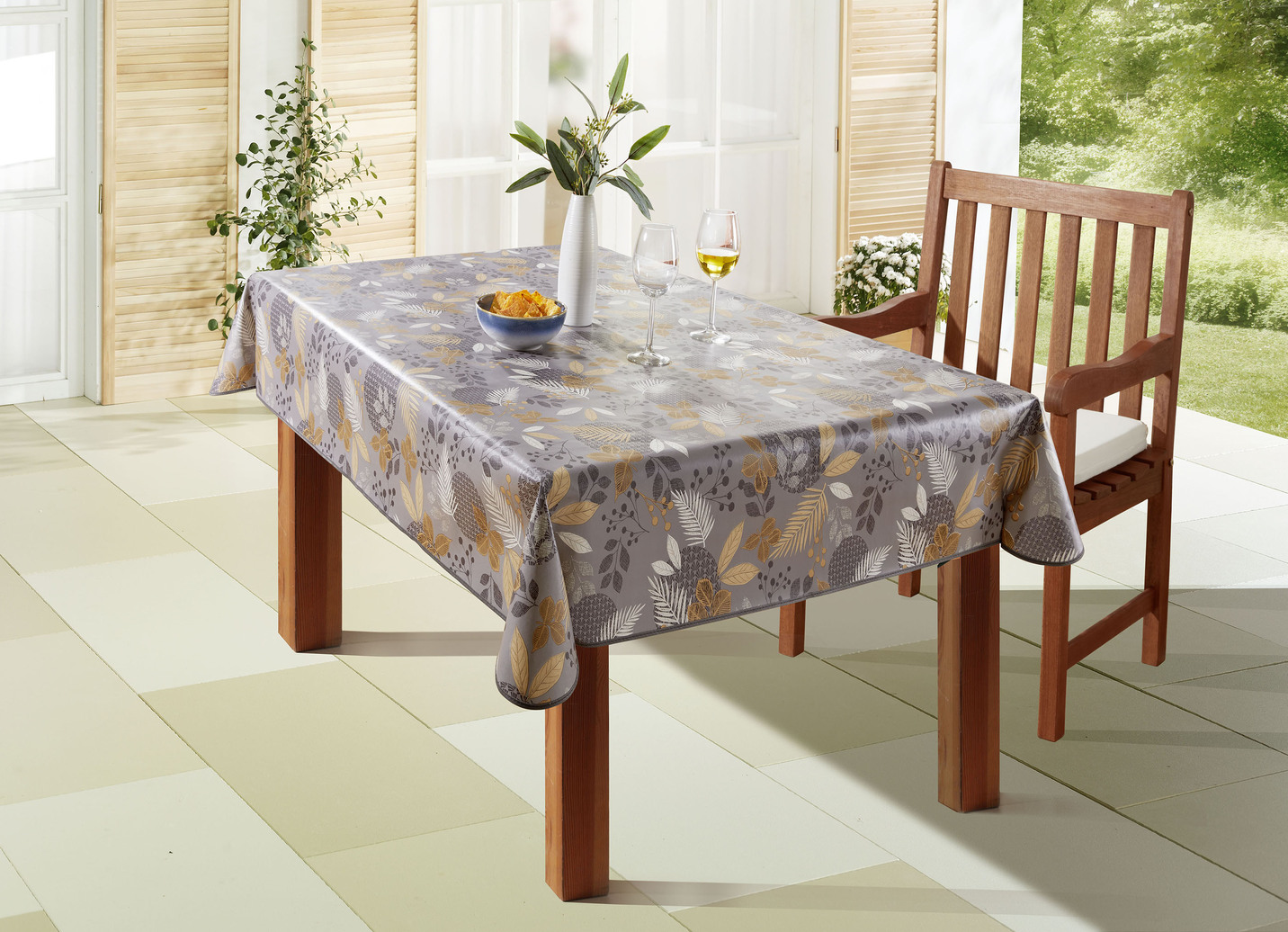 Wachstuch-Tischdecke mit Blätter-Motiv