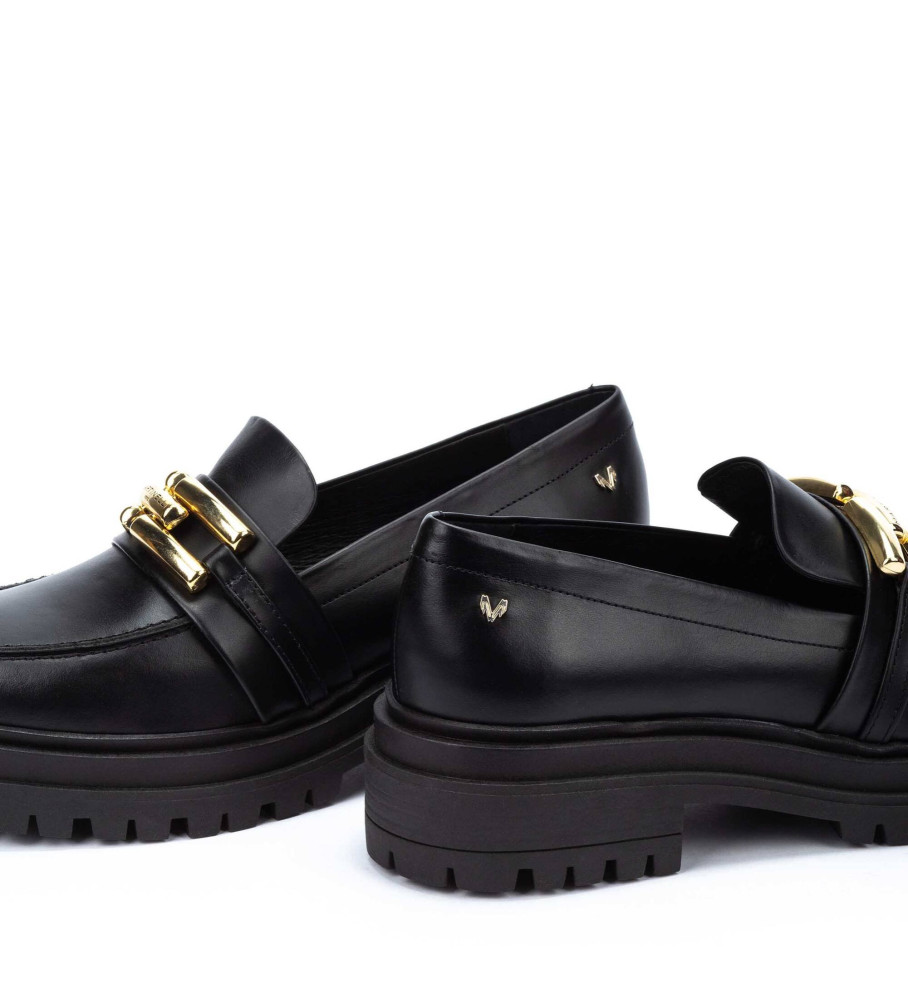 Mocassins Martinelli Blunt em couro preto com fivela dourada - Altura do salto: 4,5 cm -