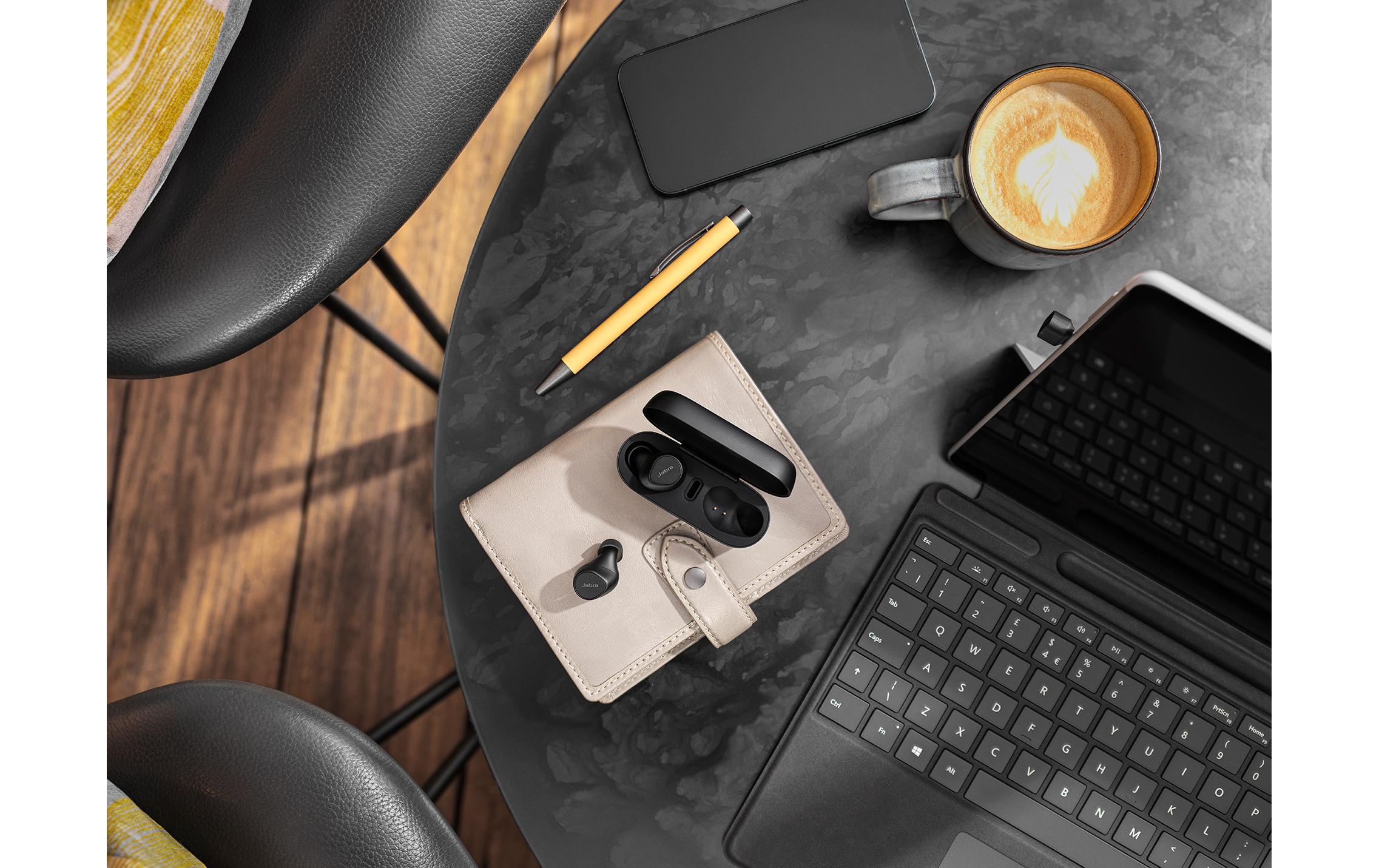 Headset Evolve2 Buds MS USB-C<br>Professionelle Anrufe unterwegs: Kompakte In-Ear-Bluetooth-Kopfhörer entwickelt für hybrides Arbeiten