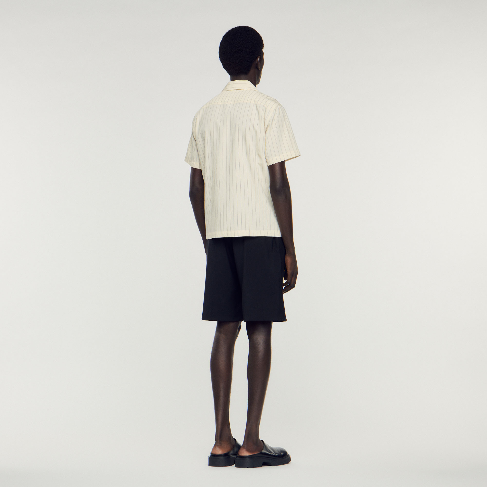 Chemise á manches courtes