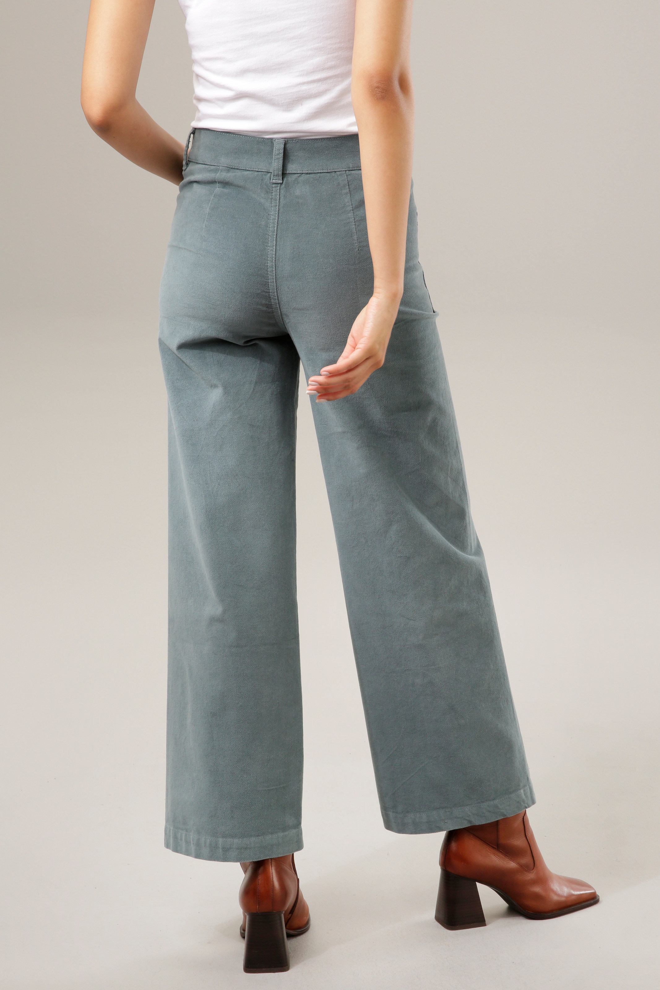 Aniston CASUAL Cordhose  in angesagter Hight-waist-Form