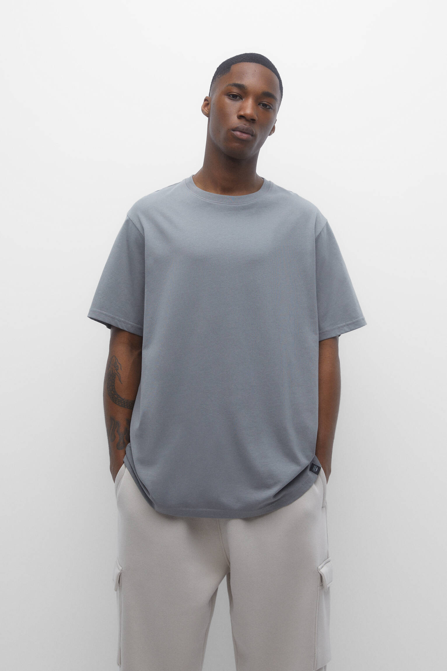 PACOTE COM 3 CAMISETAS BÁSICAS - CINZA