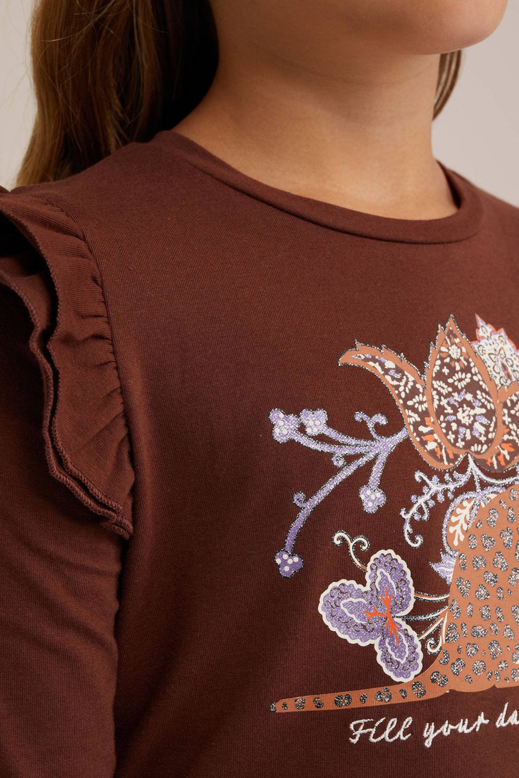WE Fashion longsleeve met printopdruk en ruches bruin
