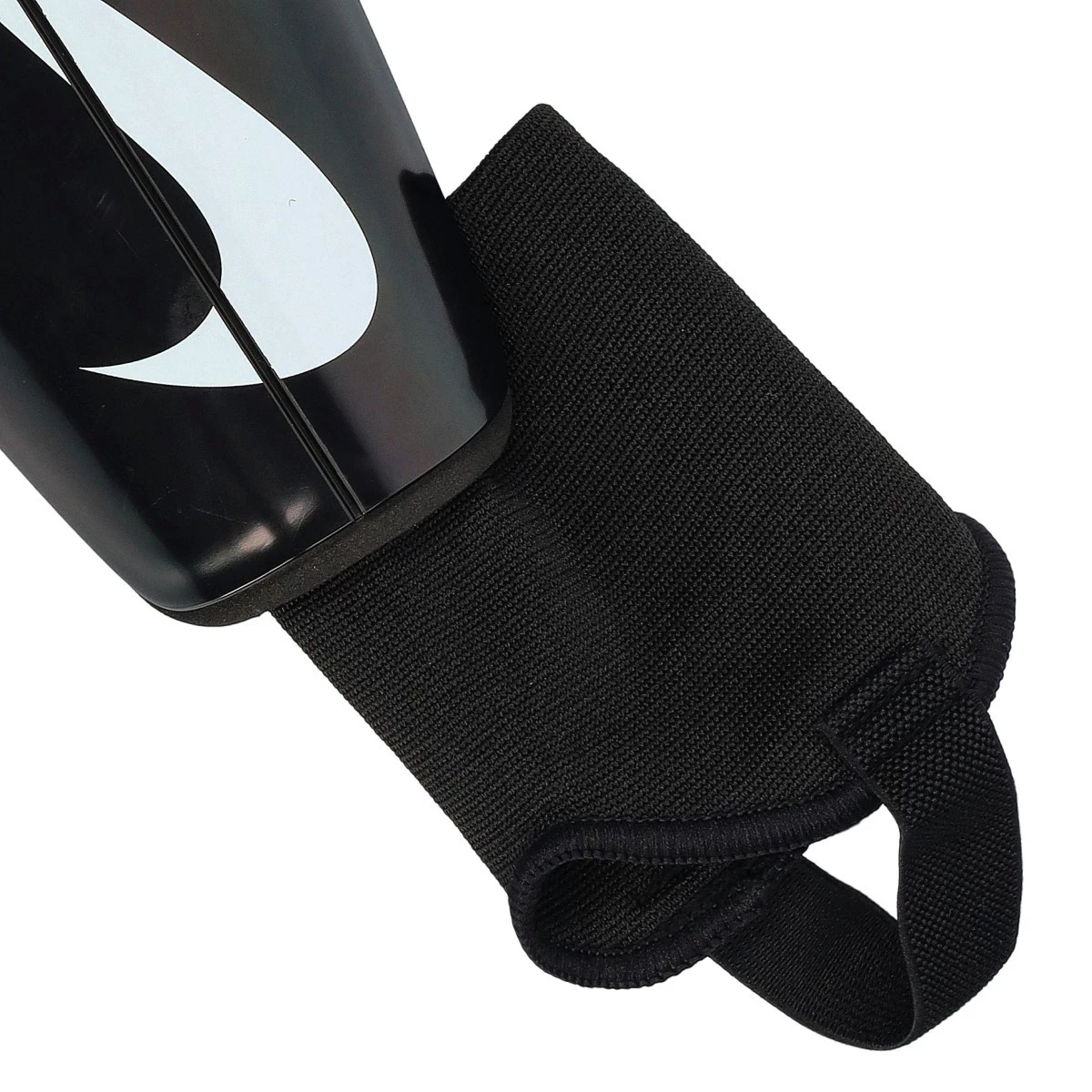 Caneleira Nike Charge Guard