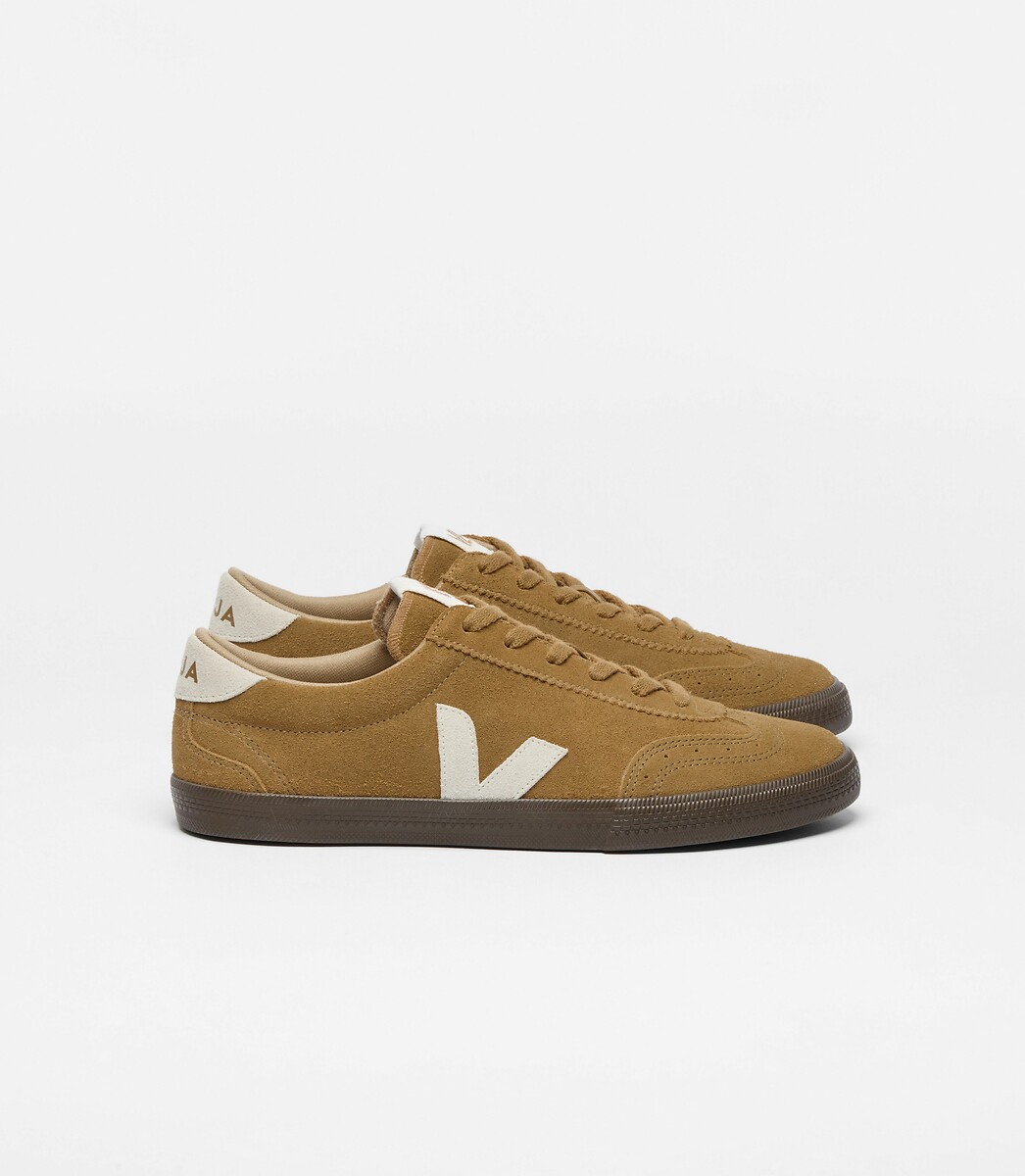 VEJA<br>Calçado esportivo de couro Volley
