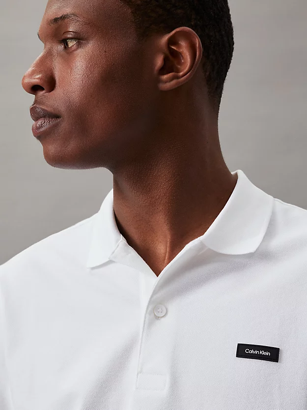 Camisa polo de corte justo com gola elástica em piqué